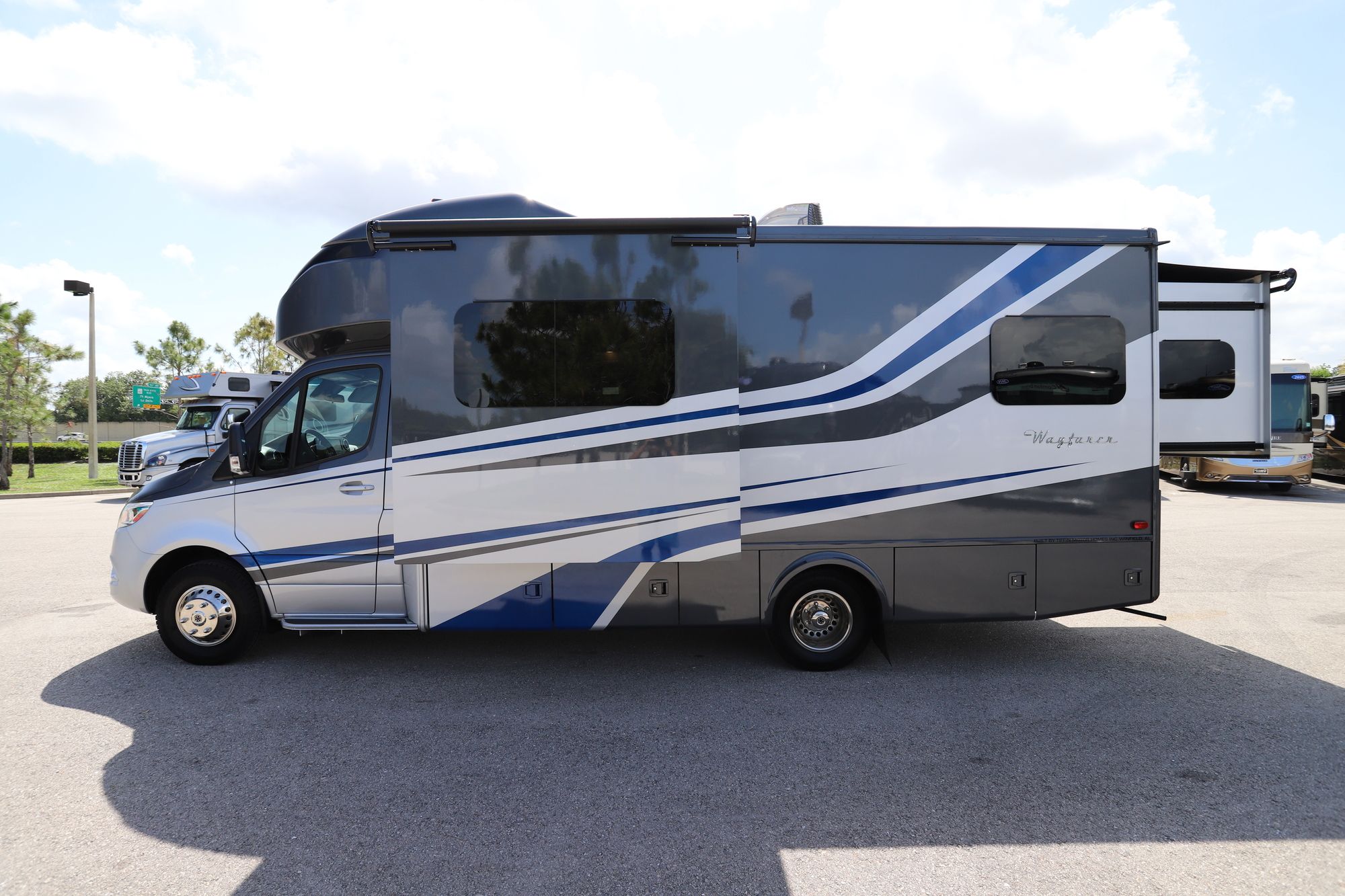 Used 2020 Tiffin Motor Homes Wayfarer 25QW Class C  For Sale