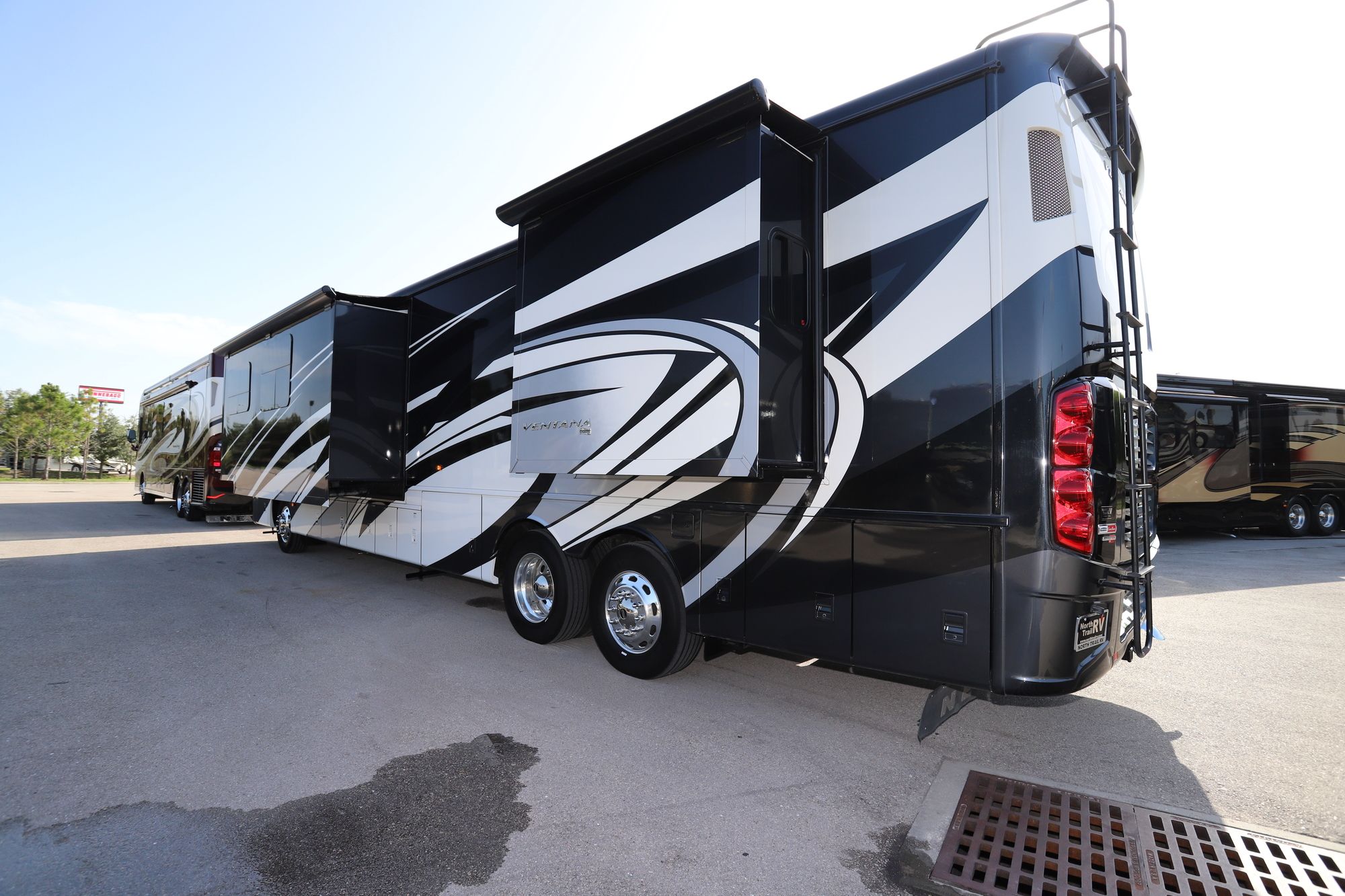 Used 2016 Newmar Ventana 4316 Class A  For Sale