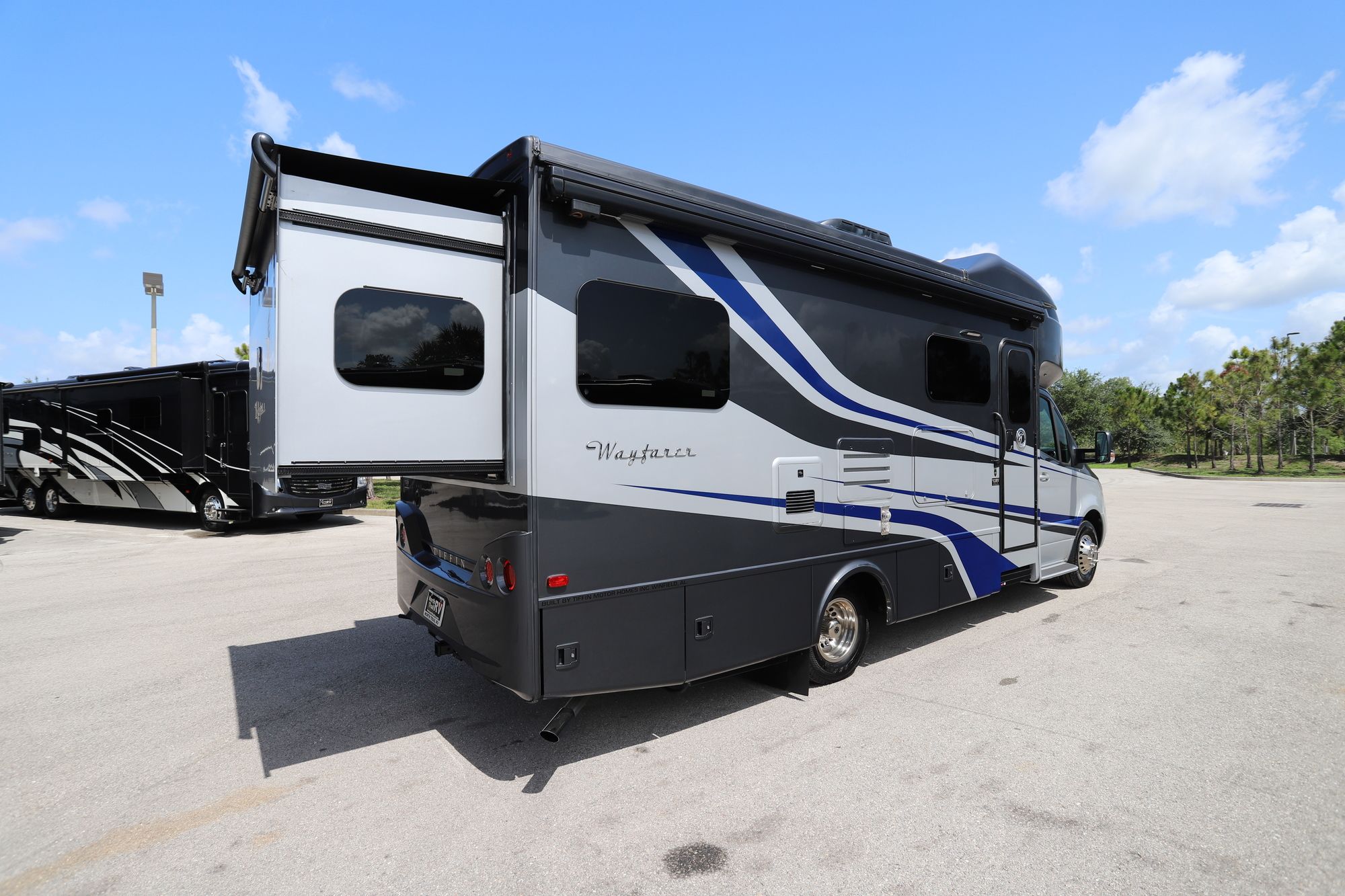 Used 2020 Tiffin Motor Homes Wayfarer 25QW Class C  For Sale