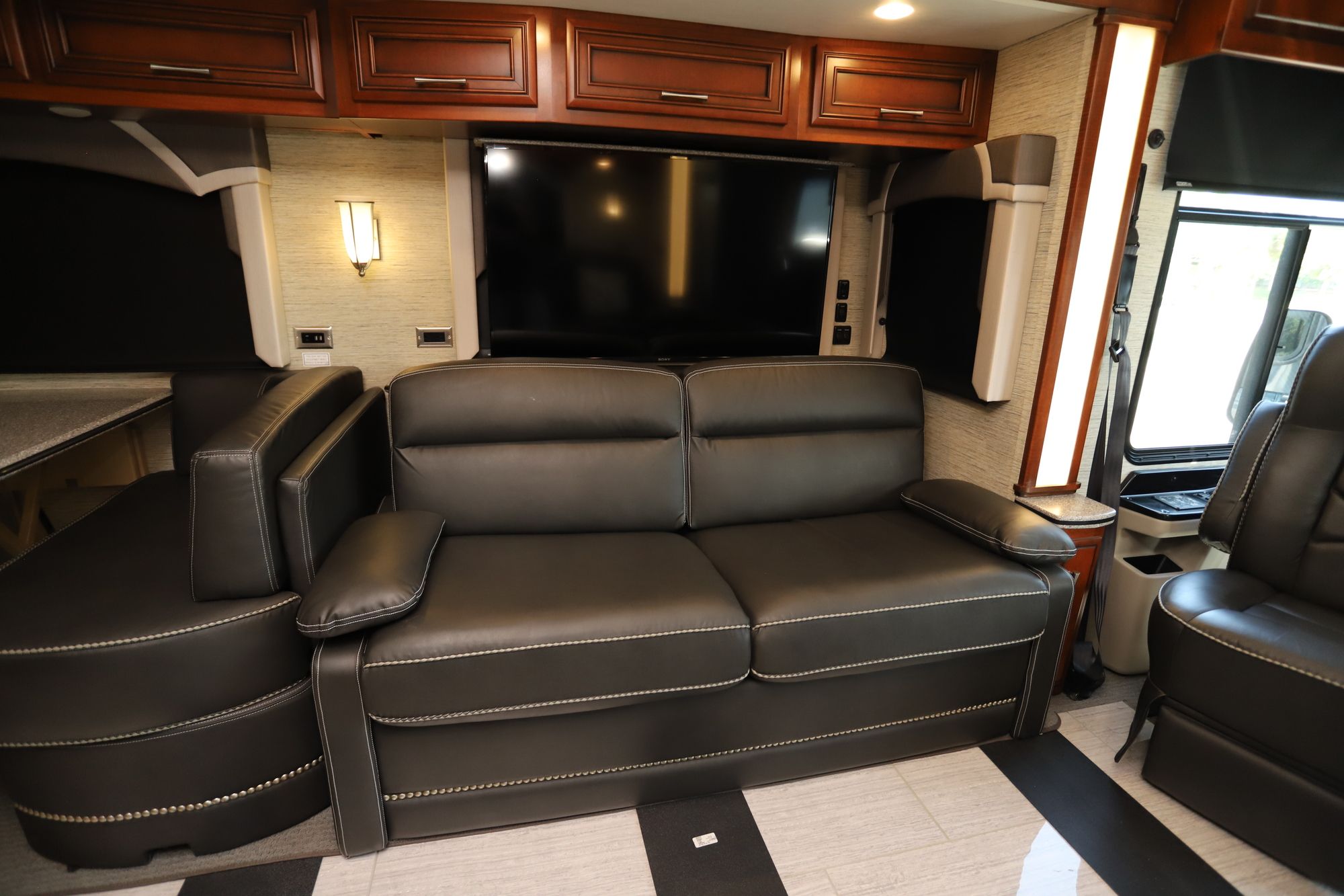 Used 2016 Newmar Ventana 4316 Class A  For Sale