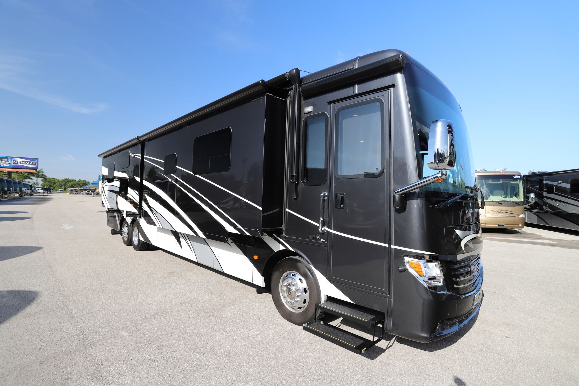 Used 2016 Newmar Ventana 4316 Class A  For Sale