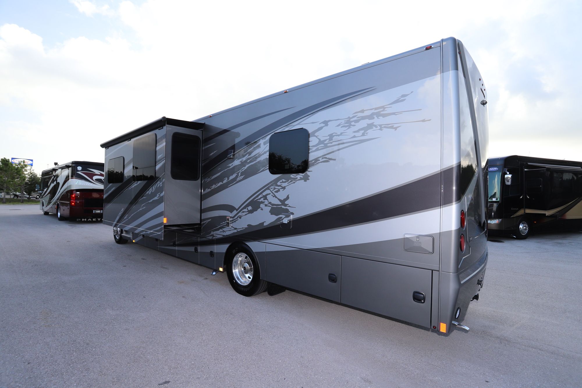 New 2021 Renegade Rv Valencia 38RB Super C  For Sale