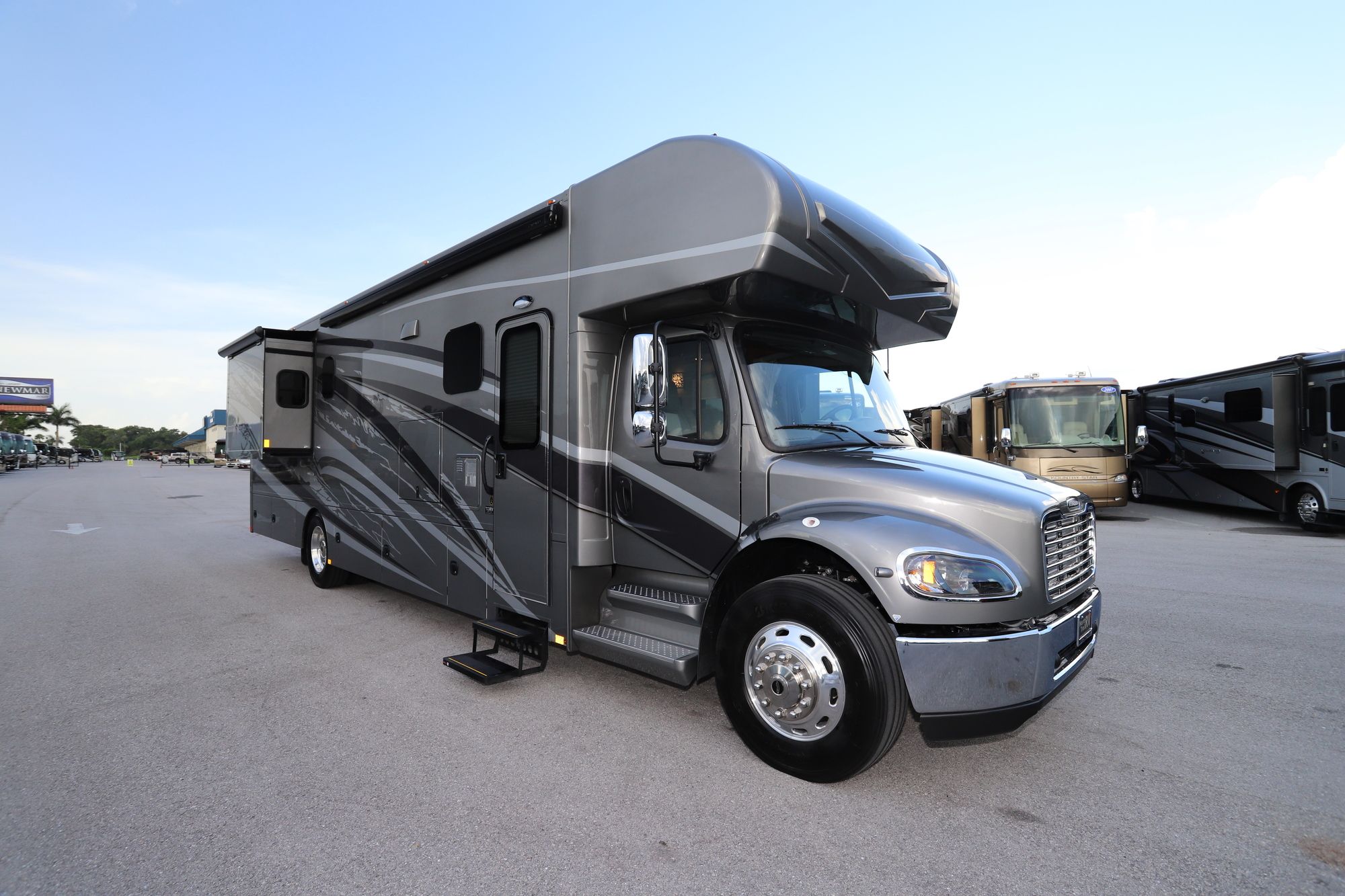 New 2021 Renegade Rv Valencia 38RB Super C  For Sale