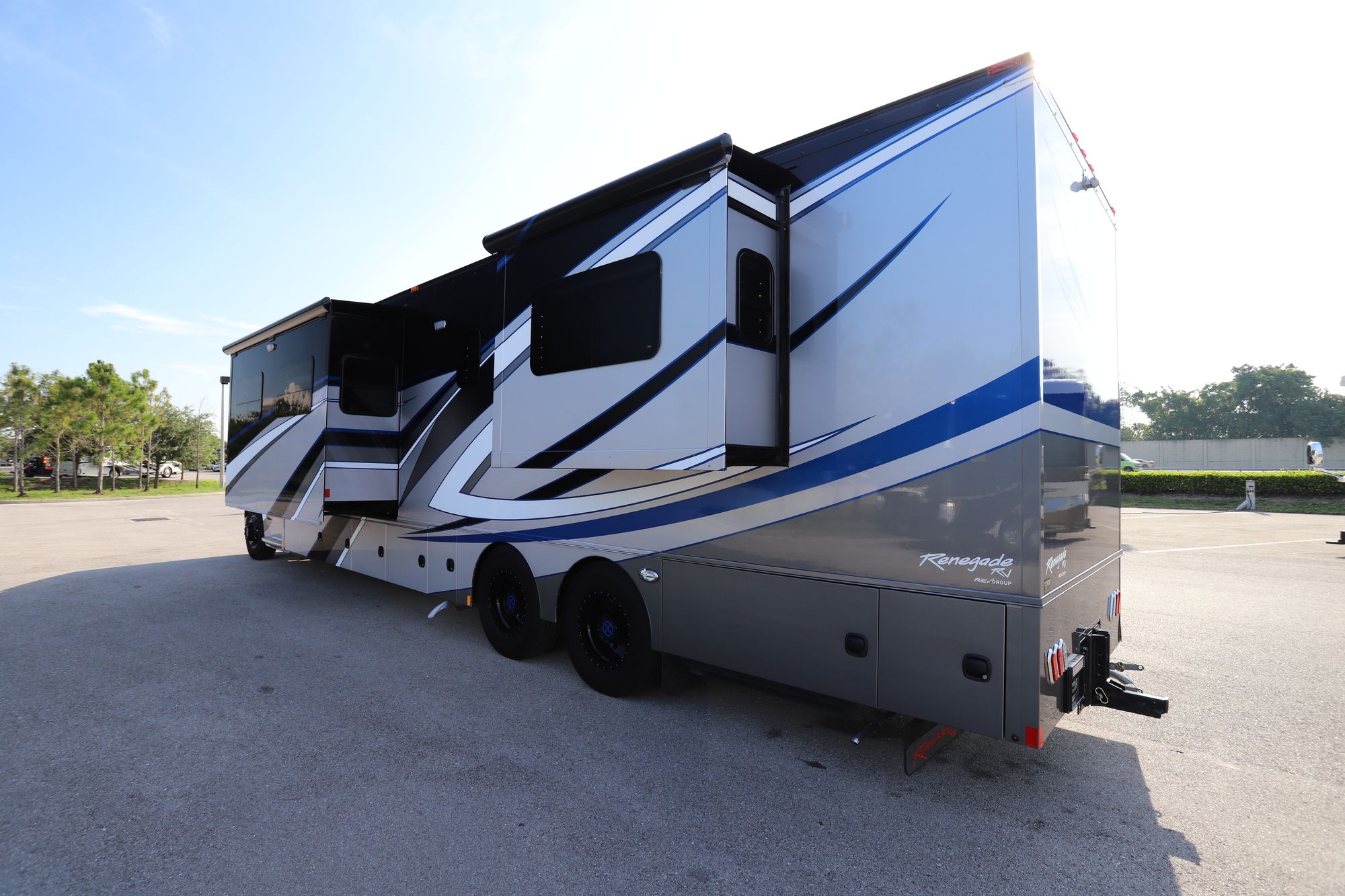 Used 2019 Renegade Rv Classic 45CBK Super C  For Sale