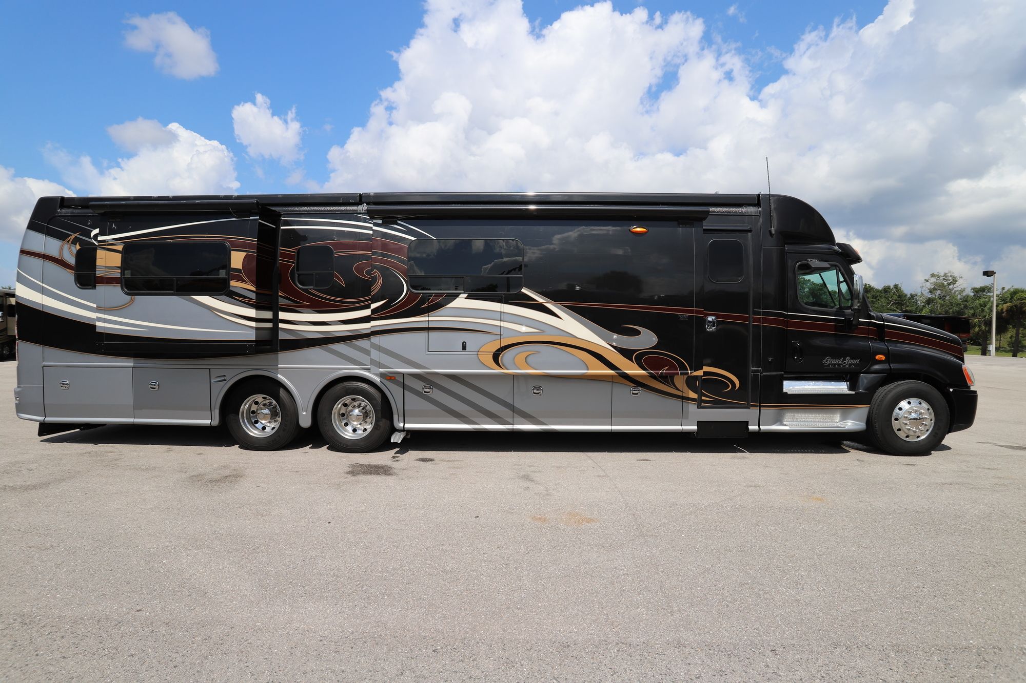 Used 2014 Forest River Grand Sport Ultra 453 Super C  For Sale