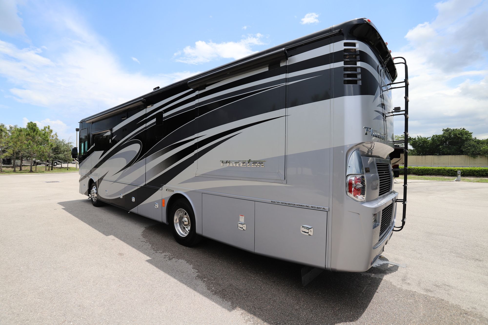 Used 2017 Tiffin Motor Homes Phaeton 36GH Class A  For Sale