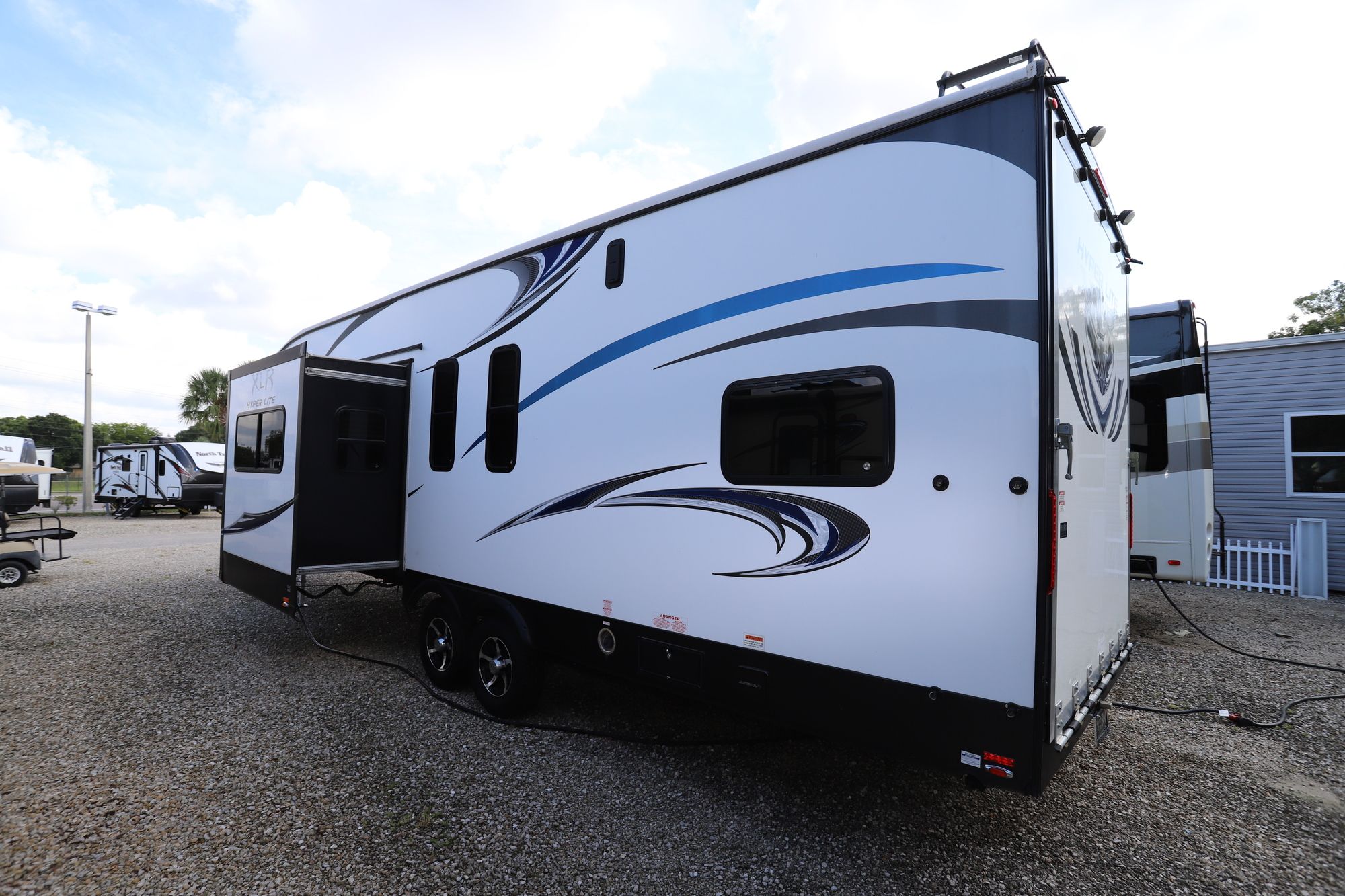 Used 2013 Forest River Hyperlightxlr 30HFS5 Fifth Wheel  For Sale