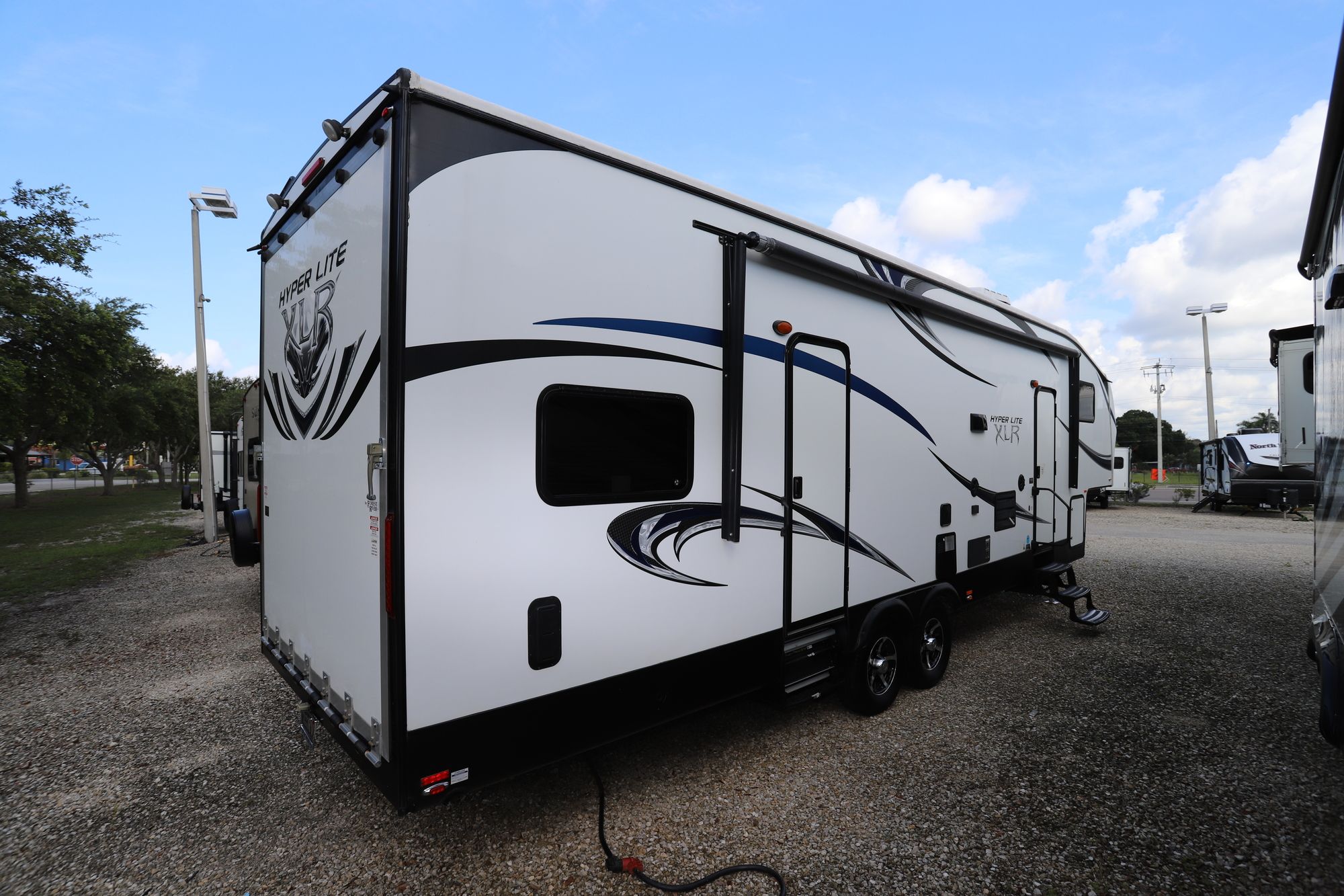 Used 2013 Forest River Hyperlightxlr 30HFS5 Fifth Wheel  For Sale