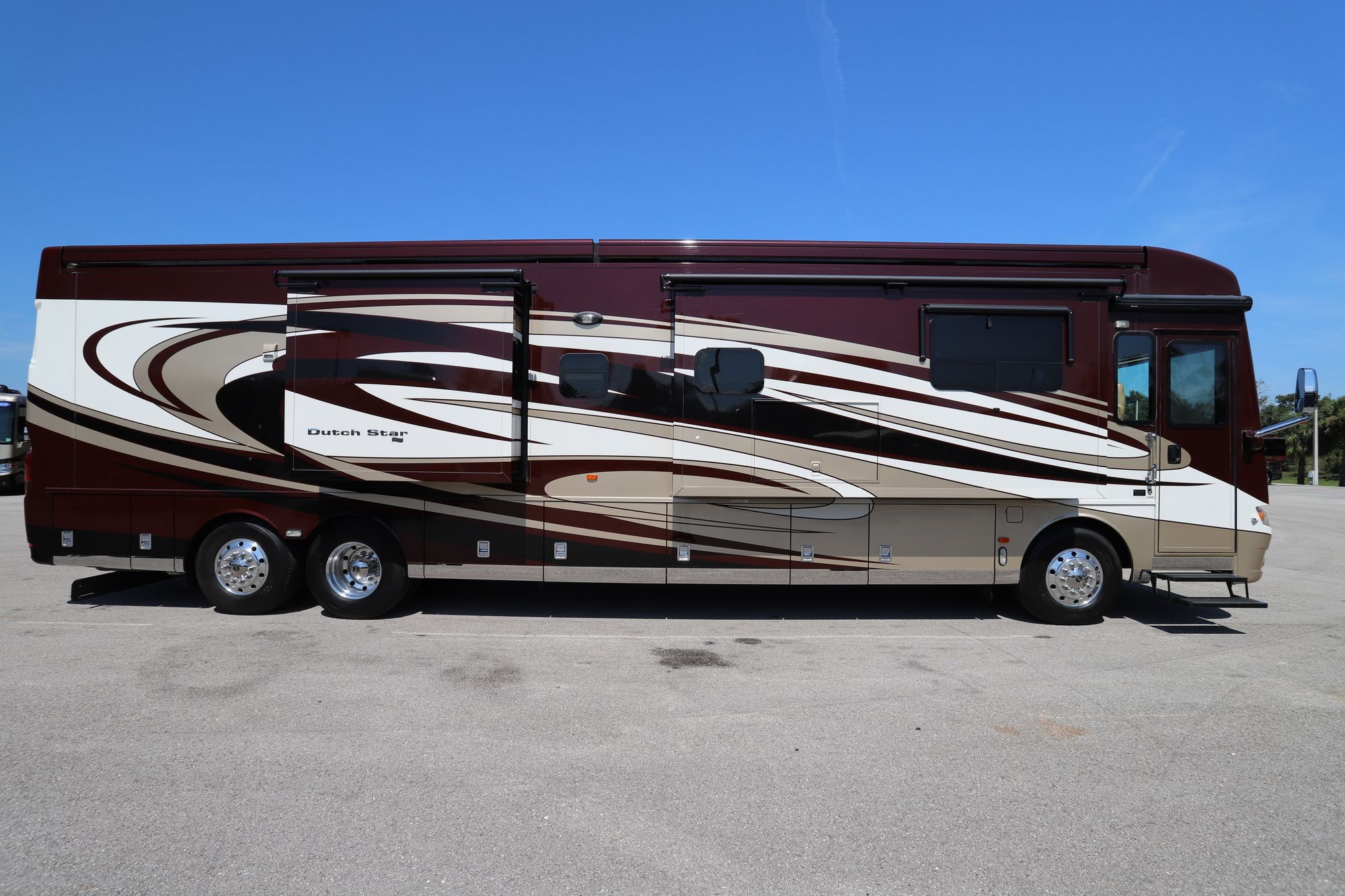 Used 2016 Newmar Dutch Star 4369 Class A  For Sale