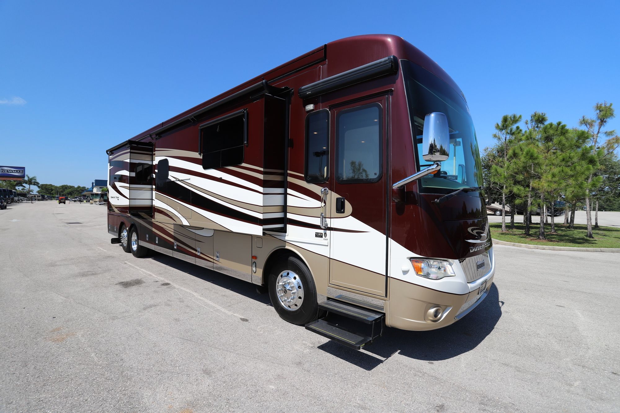 Used 2016 Newmar Dutch Star 4369 Class A  For Sale