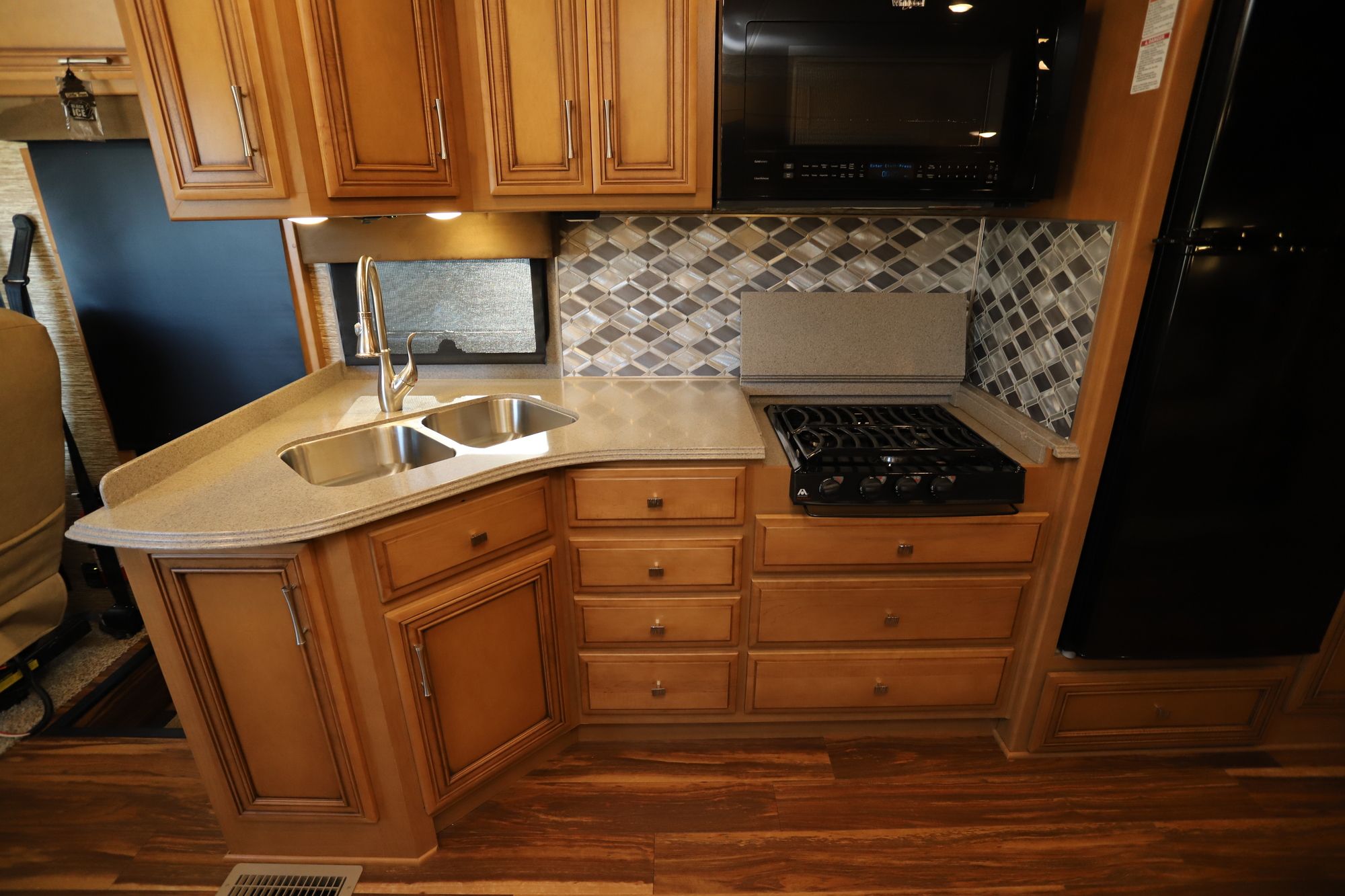 Used 2018 Newmar Canyon Star 3710 Class A  For Sale