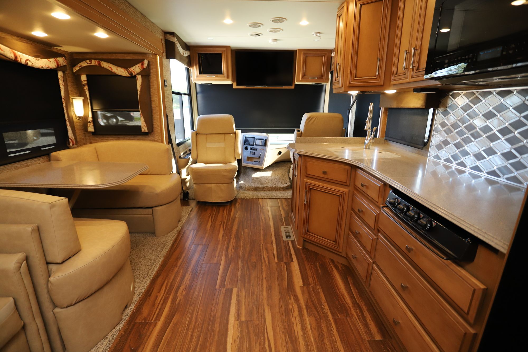 Used 2018 Newmar Canyon Star 3710 Class A  For Sale