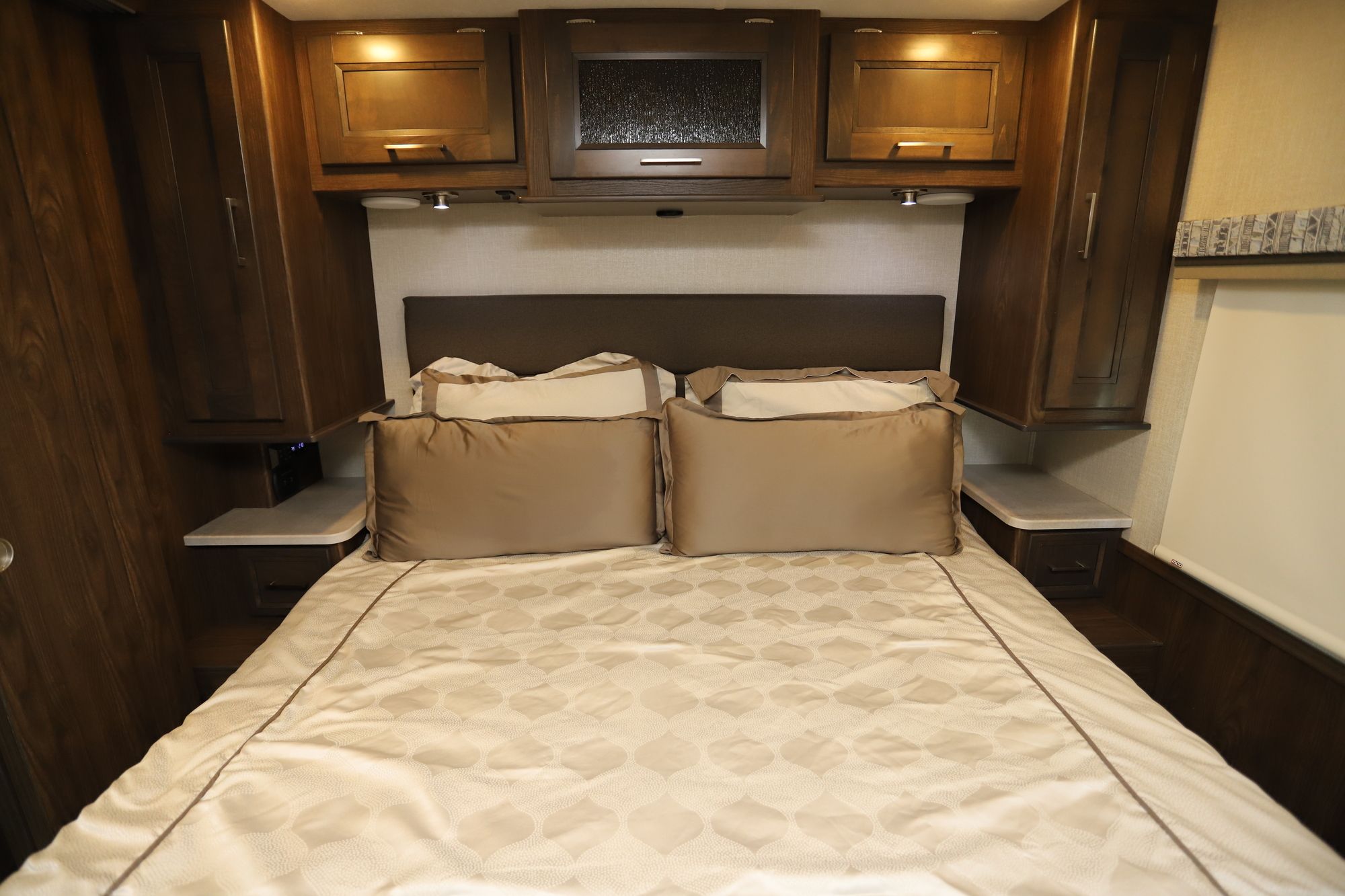 Used 2020 Coachmen Mirada 32SS Class A  For Sale