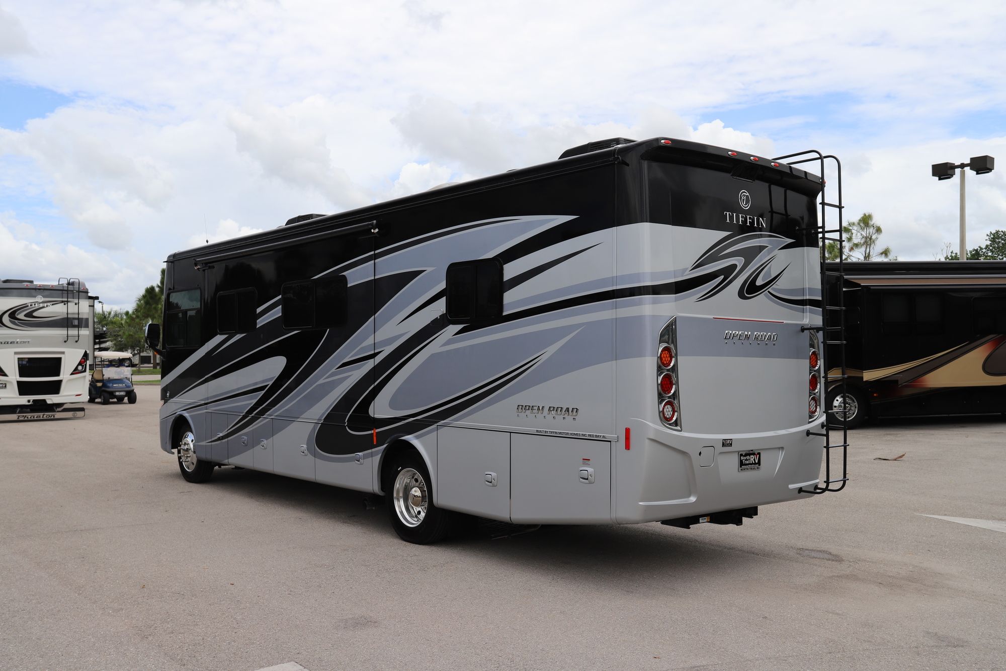 New 2021 Tiffin Motor Homes Allegro 32SA Class A  For Sale