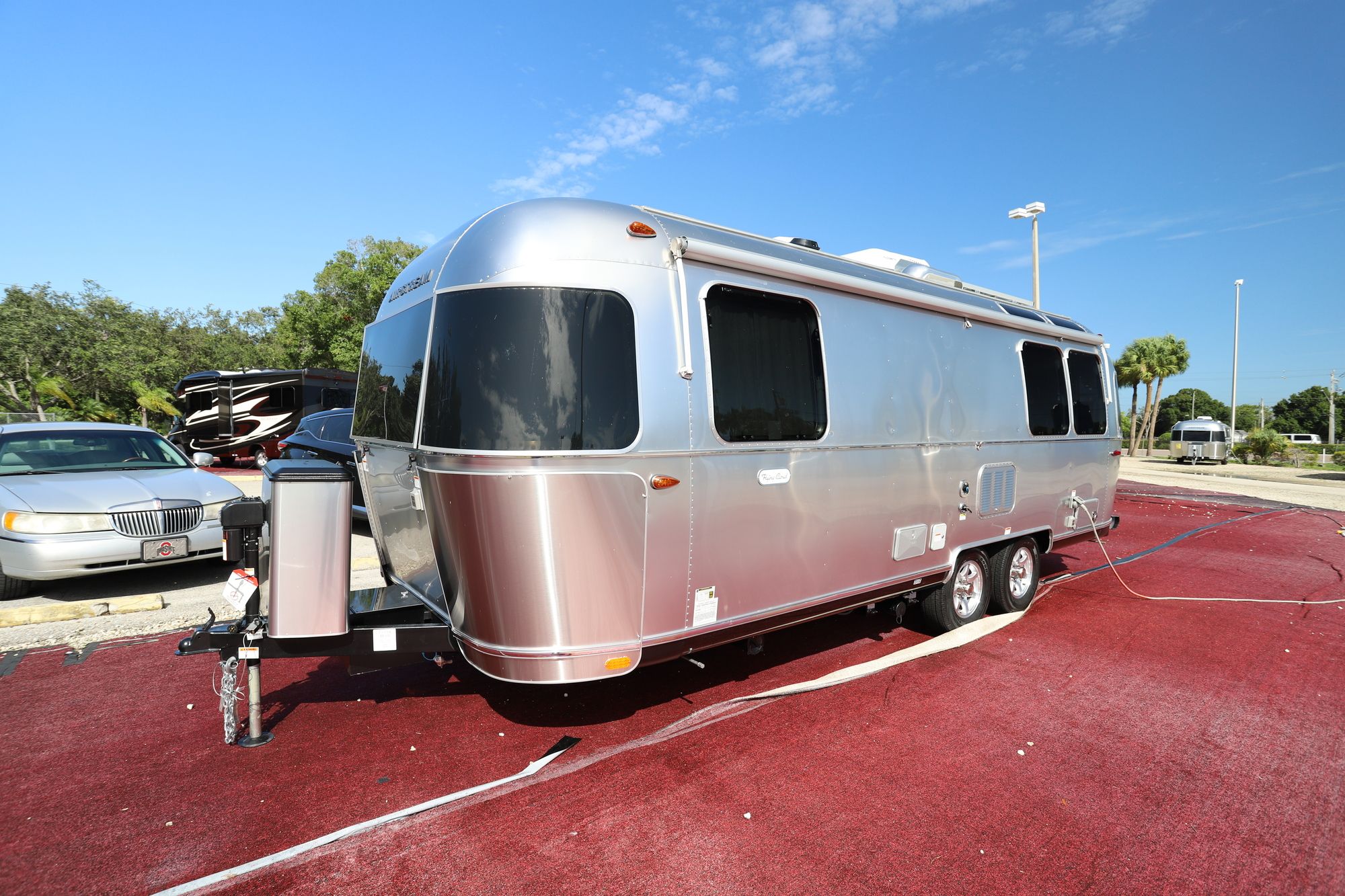 New 2021 Airstream Flying Cloud 25FB Travel Trailer  For Sale