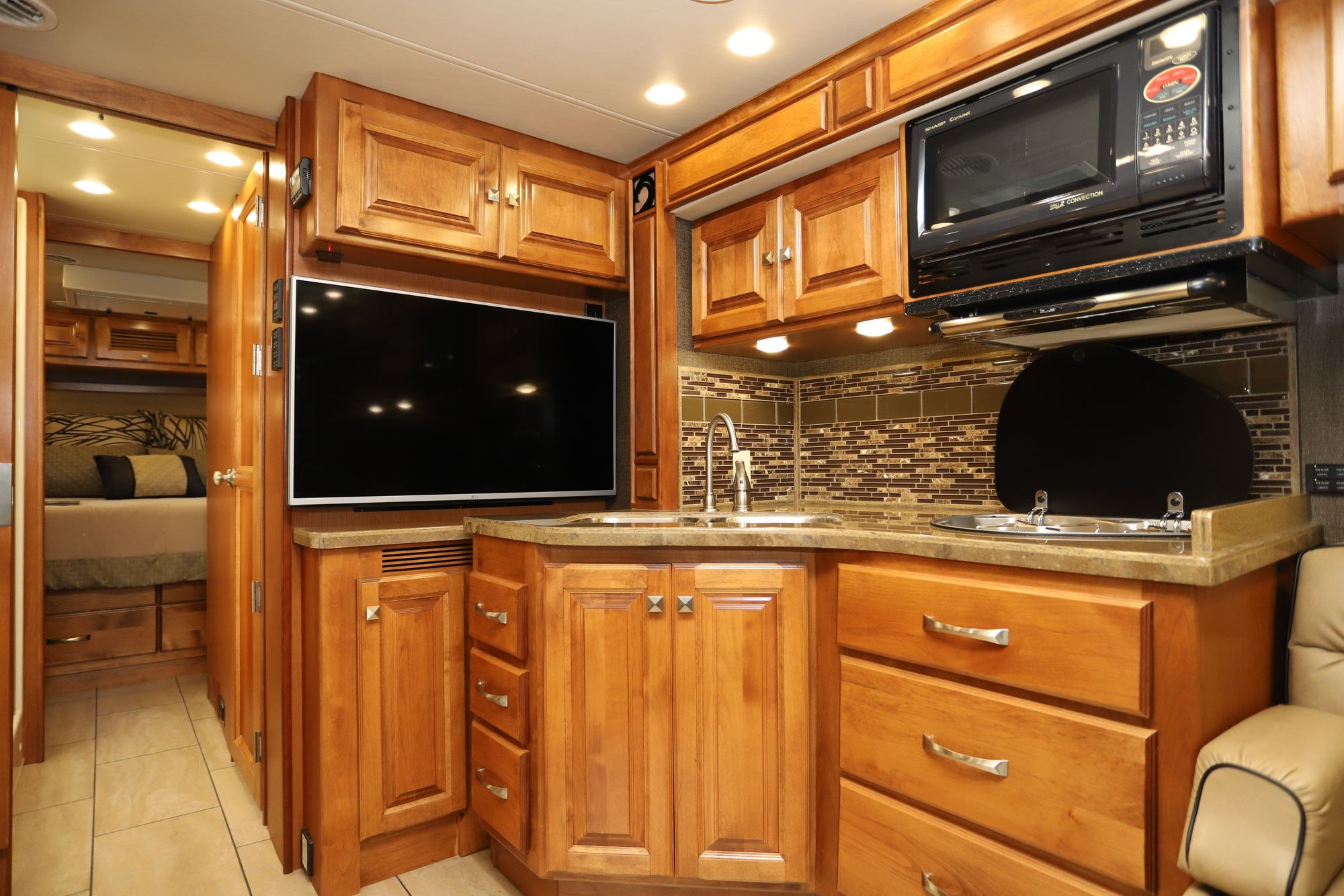 Used 2017 Tiffin Motor Homes Breeze 32BR Class A  For Sale