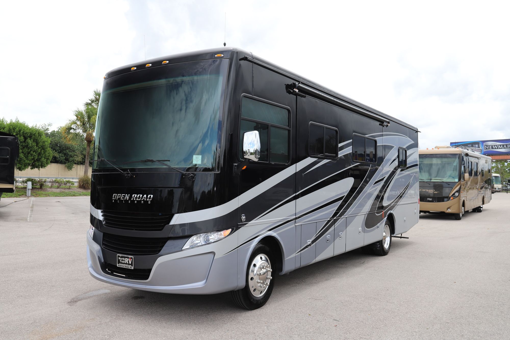 New 2021 Tiffin Motor Homes Allegro 32SA Class A  For Sale