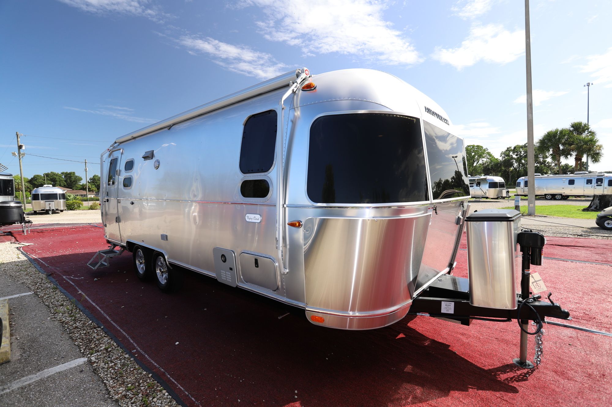 New 2021 Airstream Flying Cloud 25FB Travel Trailer  For Sale