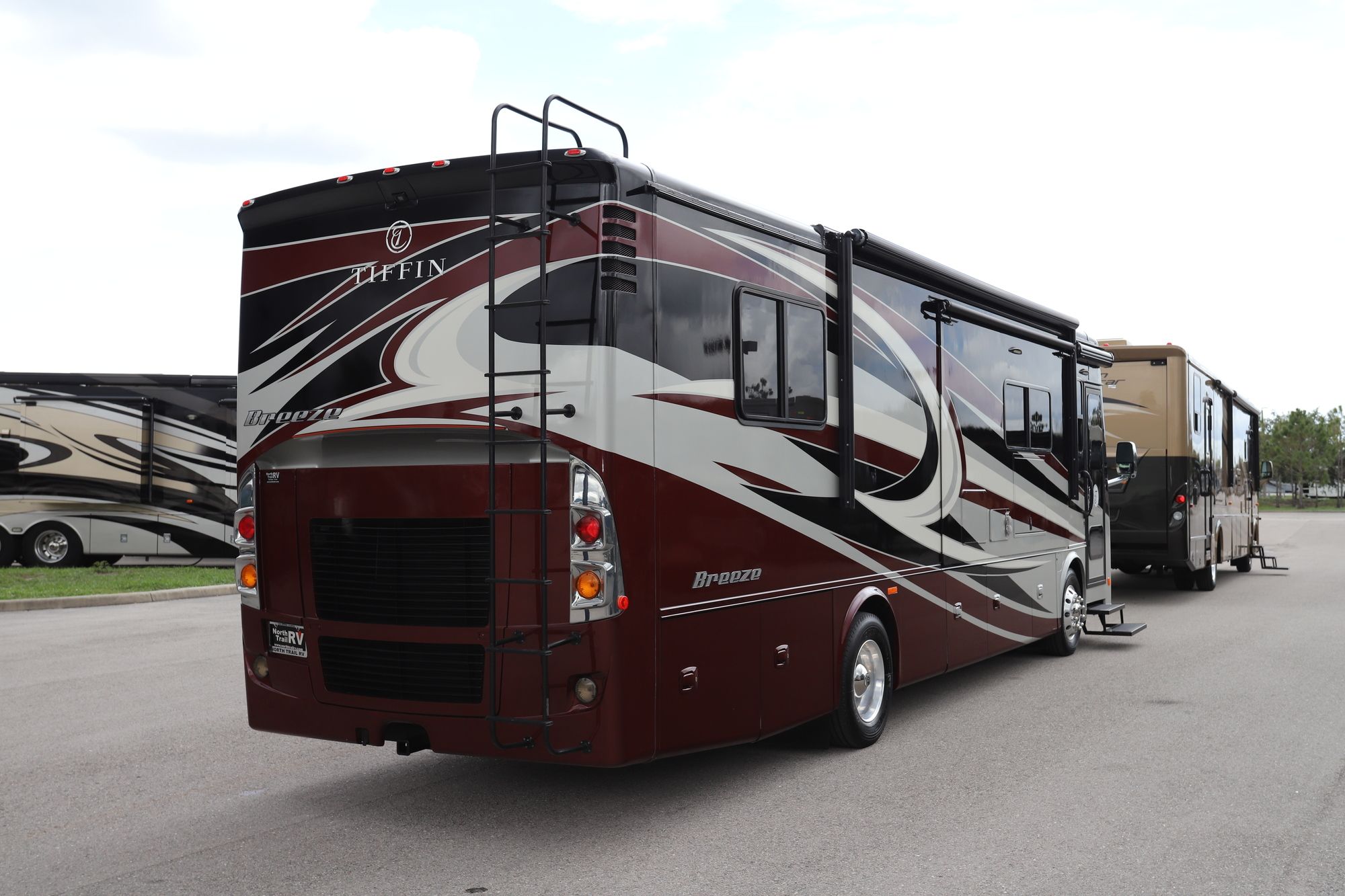 Used 2017 Tiffin Motor Homes Breeze 32BR Class A  For Sale