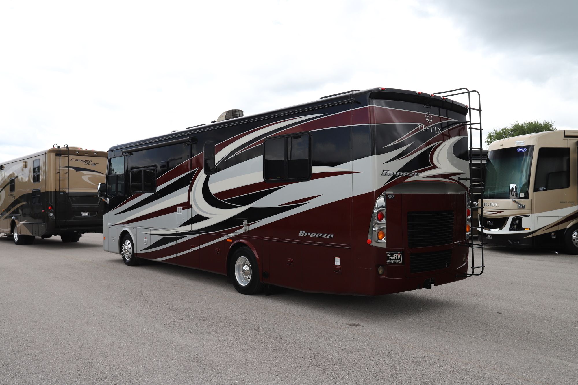 Used 2017 Tiffin Motor Homes Breeze 32BR Class A  For Sale