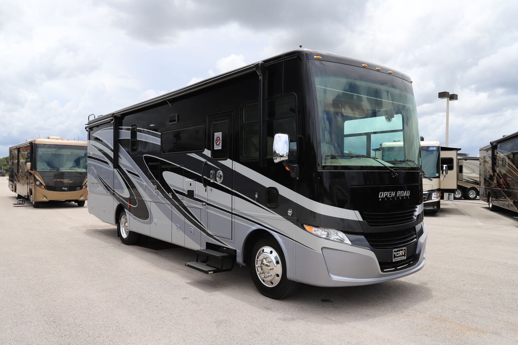 New 2021 Tiffin Motor Homes Allegro 32SA Class A  For Sale