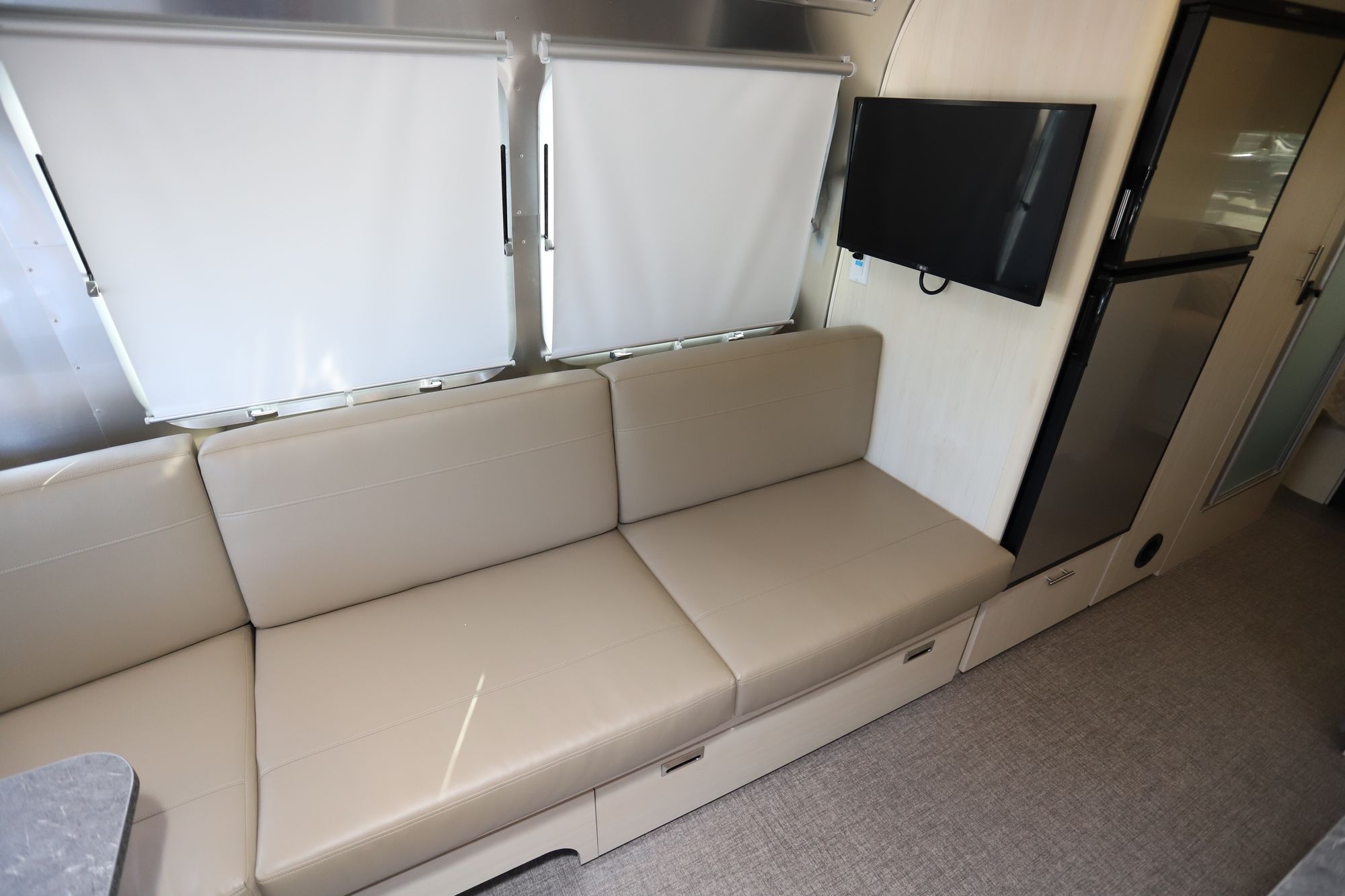 New 2021 Airstream Flying Cloud 25FB Travel Trailer  For Sale