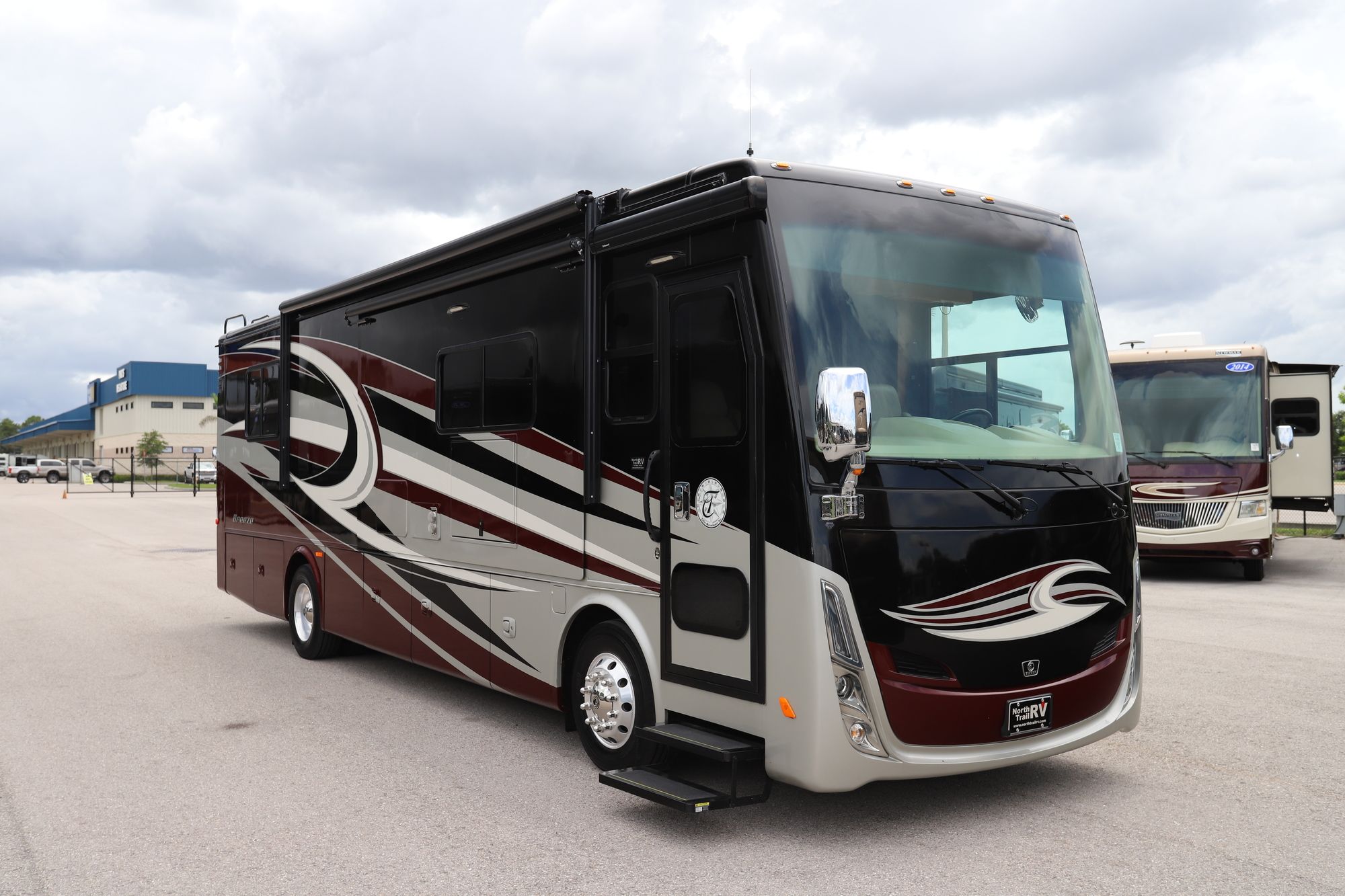 Used 2017 Tiffin Motor Homes Breeze 32BR Class A  For Sale