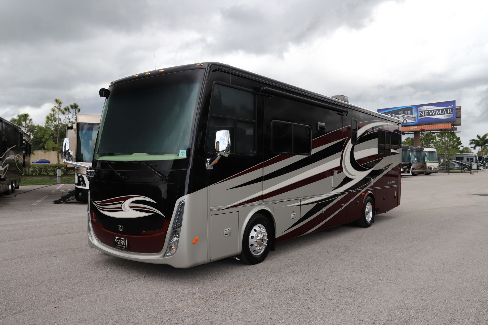 Used 2017 Tiffin Motor Homes Breeze 32BR Class A  For Sale