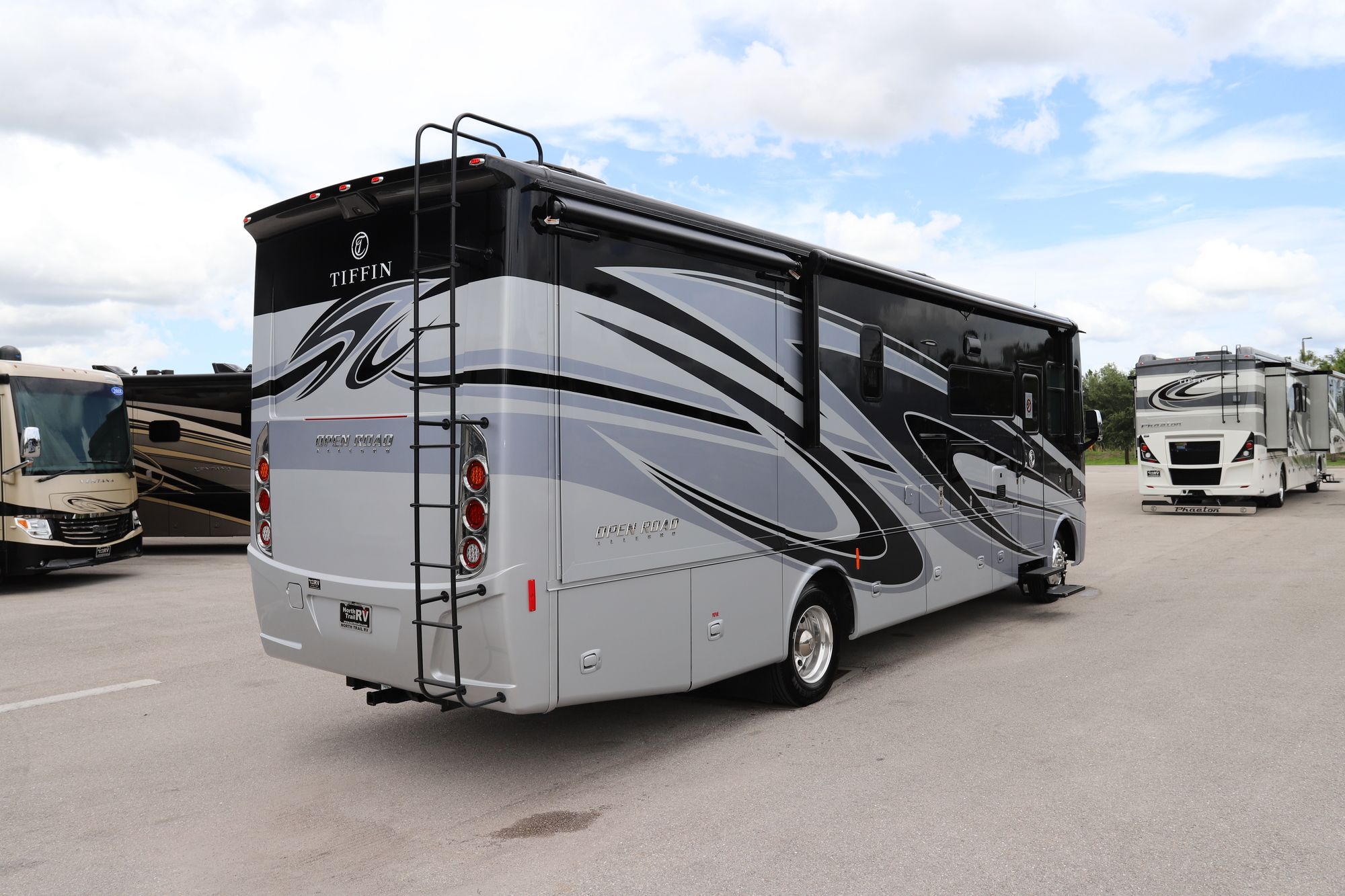 New 2021 Tiffin Motor Homes Allegro 32SA Class A  For Sale