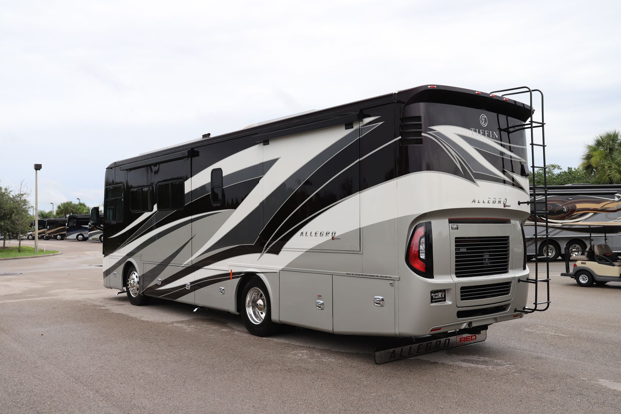 New 2021 Tiffin Motor Homes Allegro Red 33AA Class A  For Sale