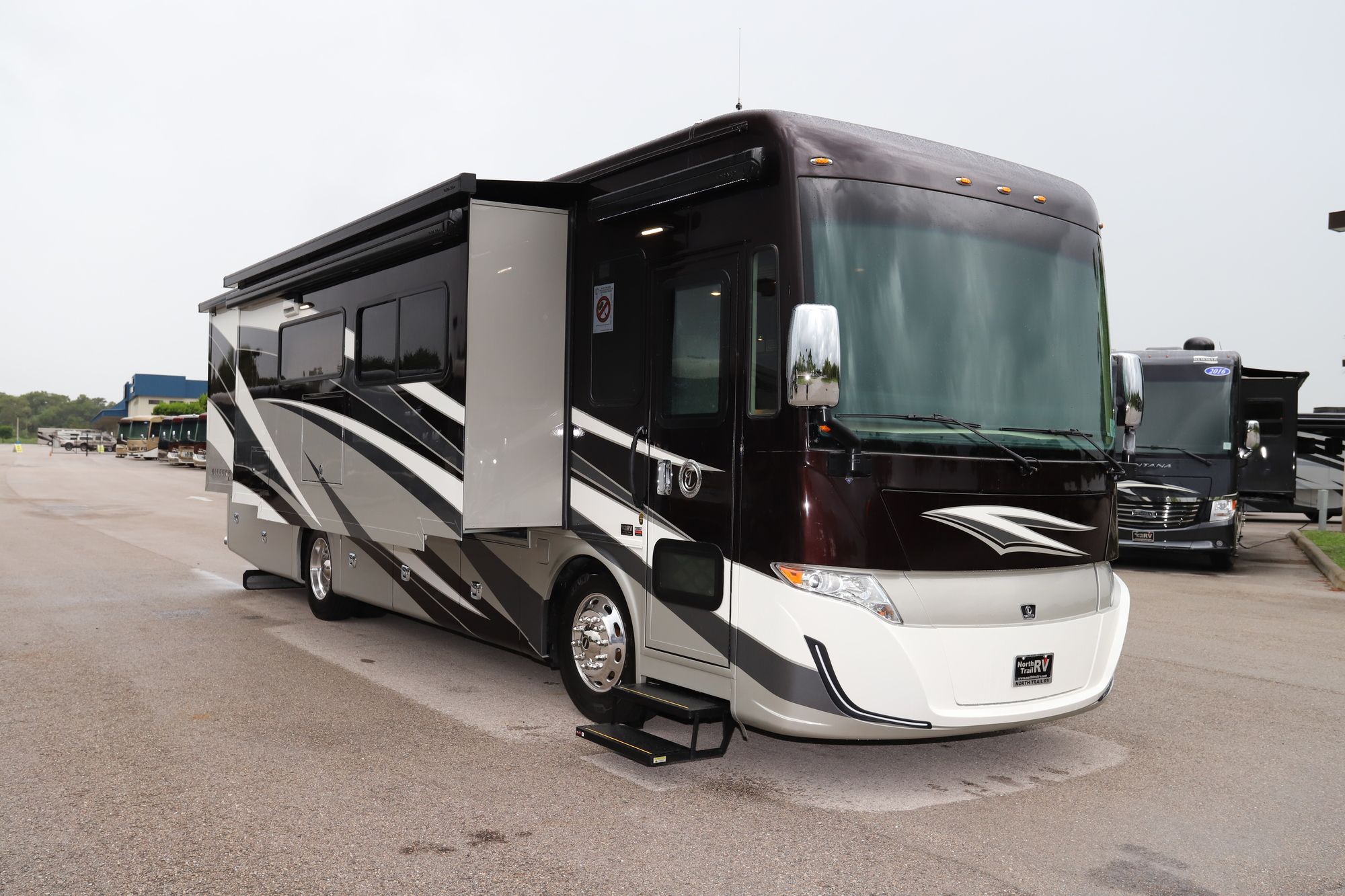 New 2021 Tiffin Motor Homes Allegro Red 33AA Class A  For Sale