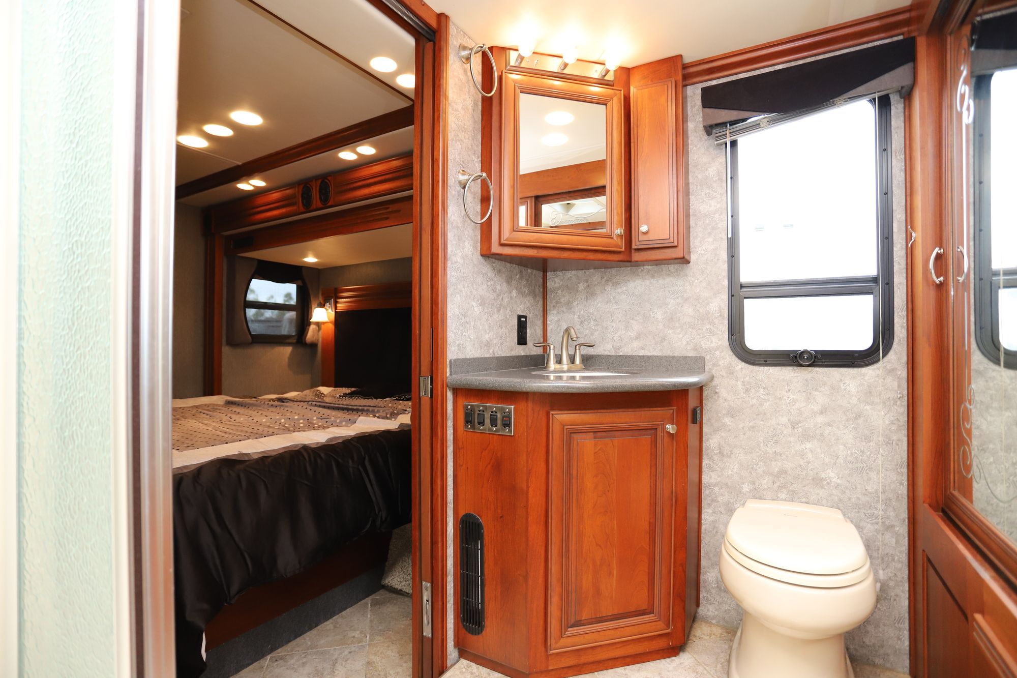 Used 2012 American Revolution 42T Class A  For Sale