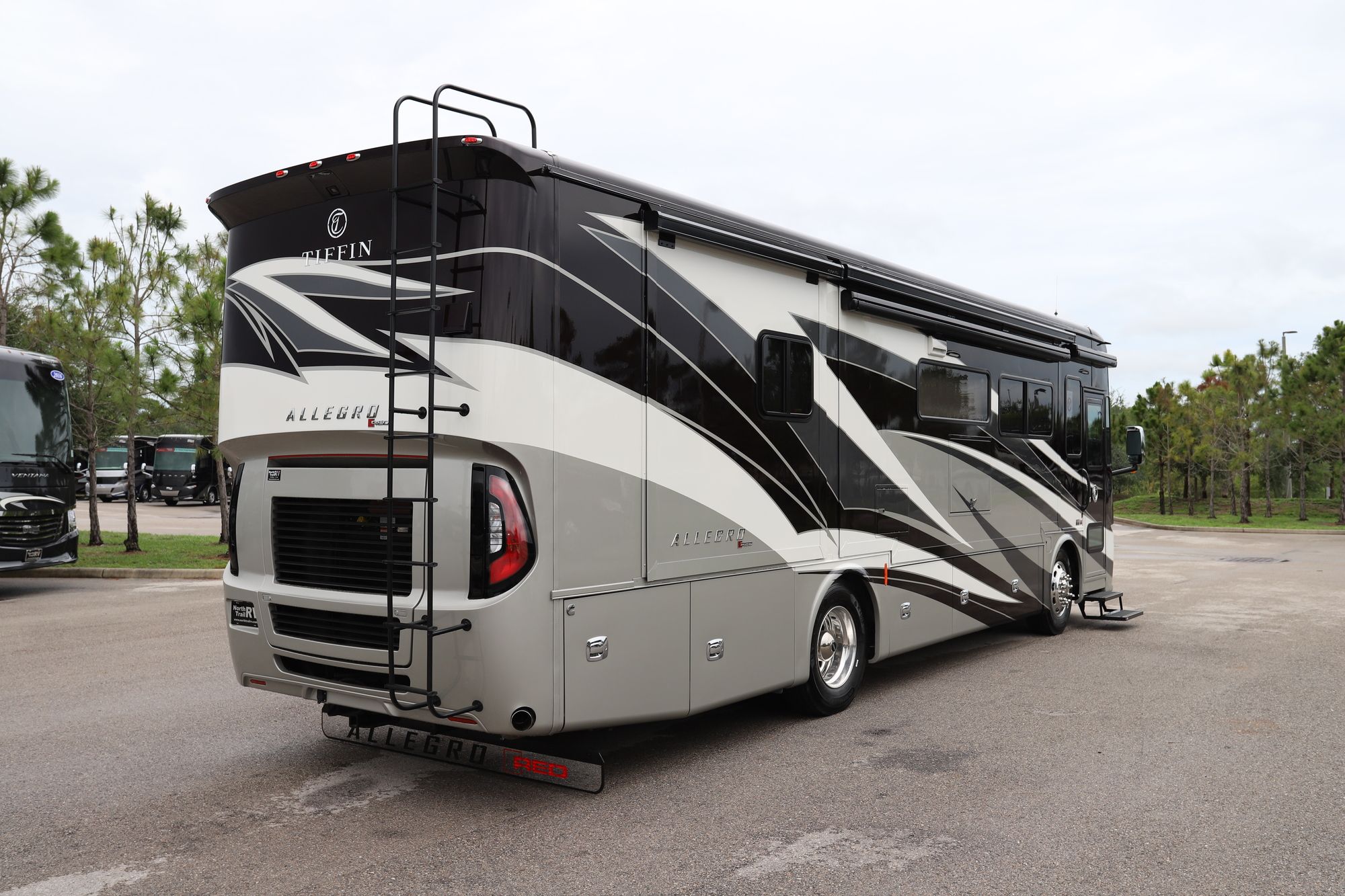 New 2021 Tiffin Motor Homes Allegro Red 33AA Class A  For Sale