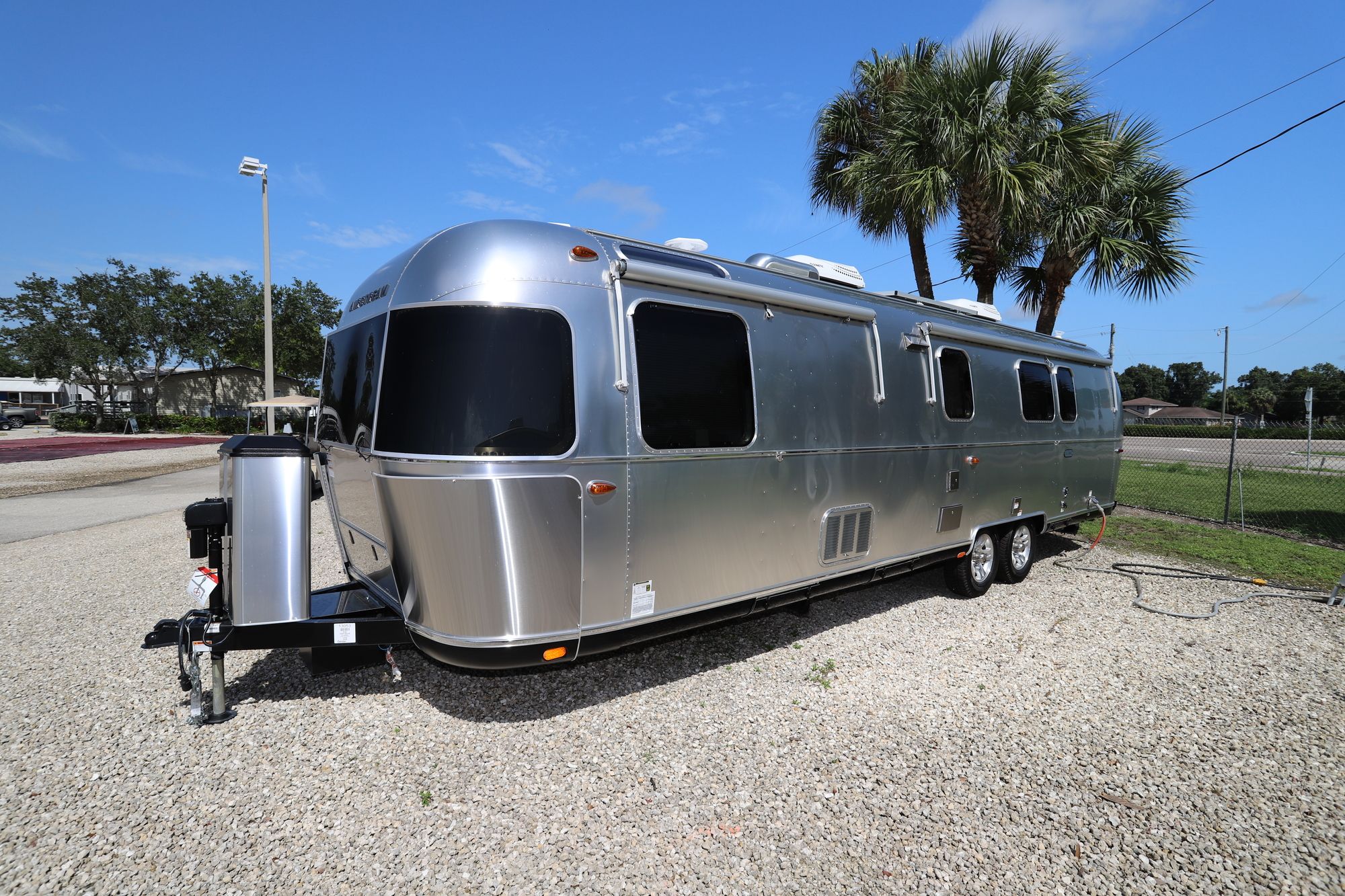 New 2020 Airstream Classic 33FB Travel Trailer  For Sale