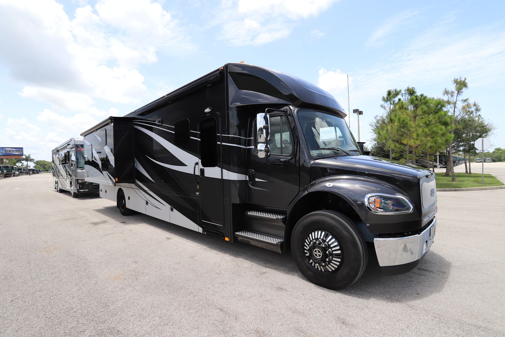 New 2021 Renegade Rv Verona 40VBH Super C  For Sale