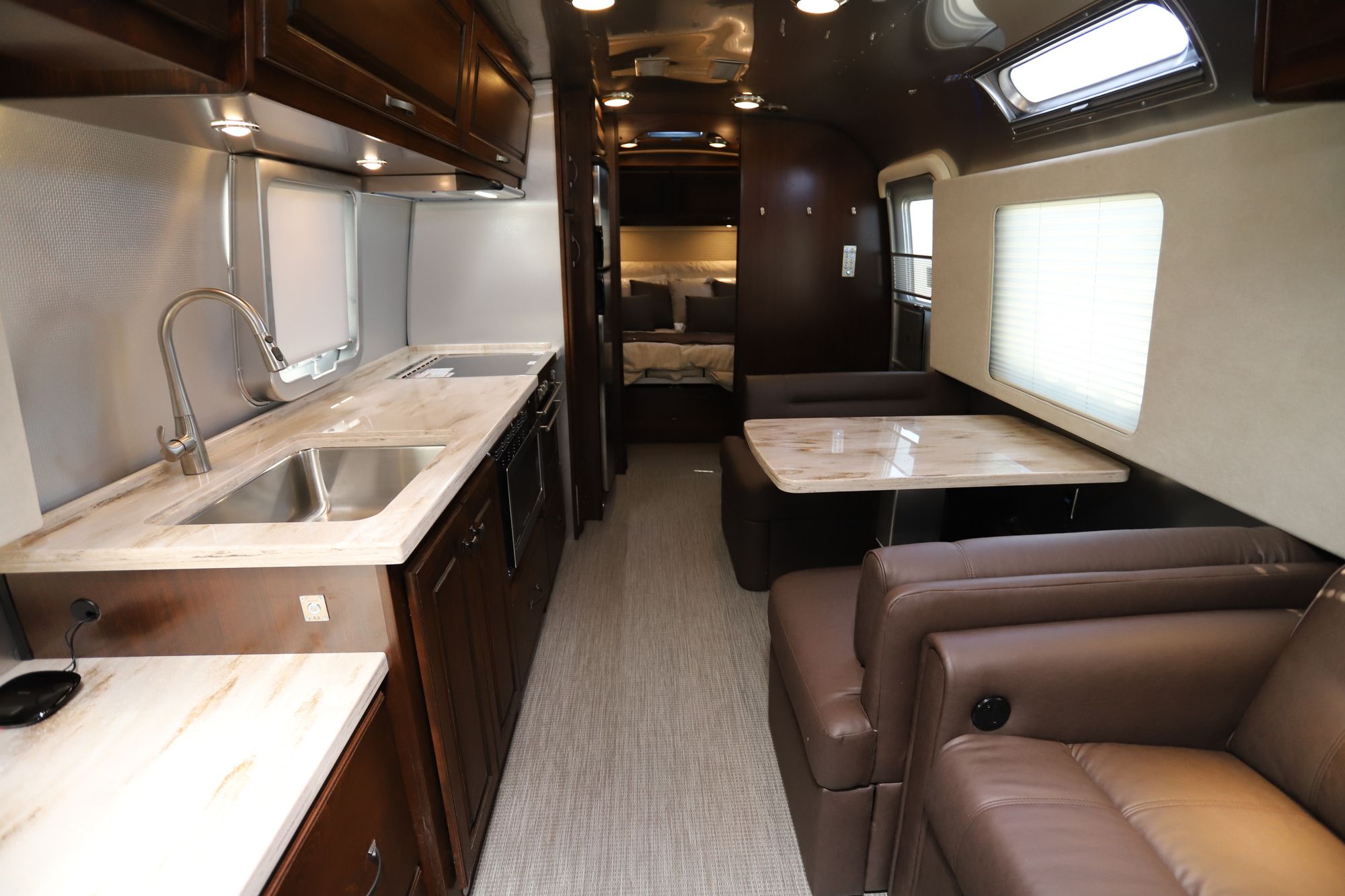 New 2020 Airstream Classic 33FB Travel Trailer  For Sale