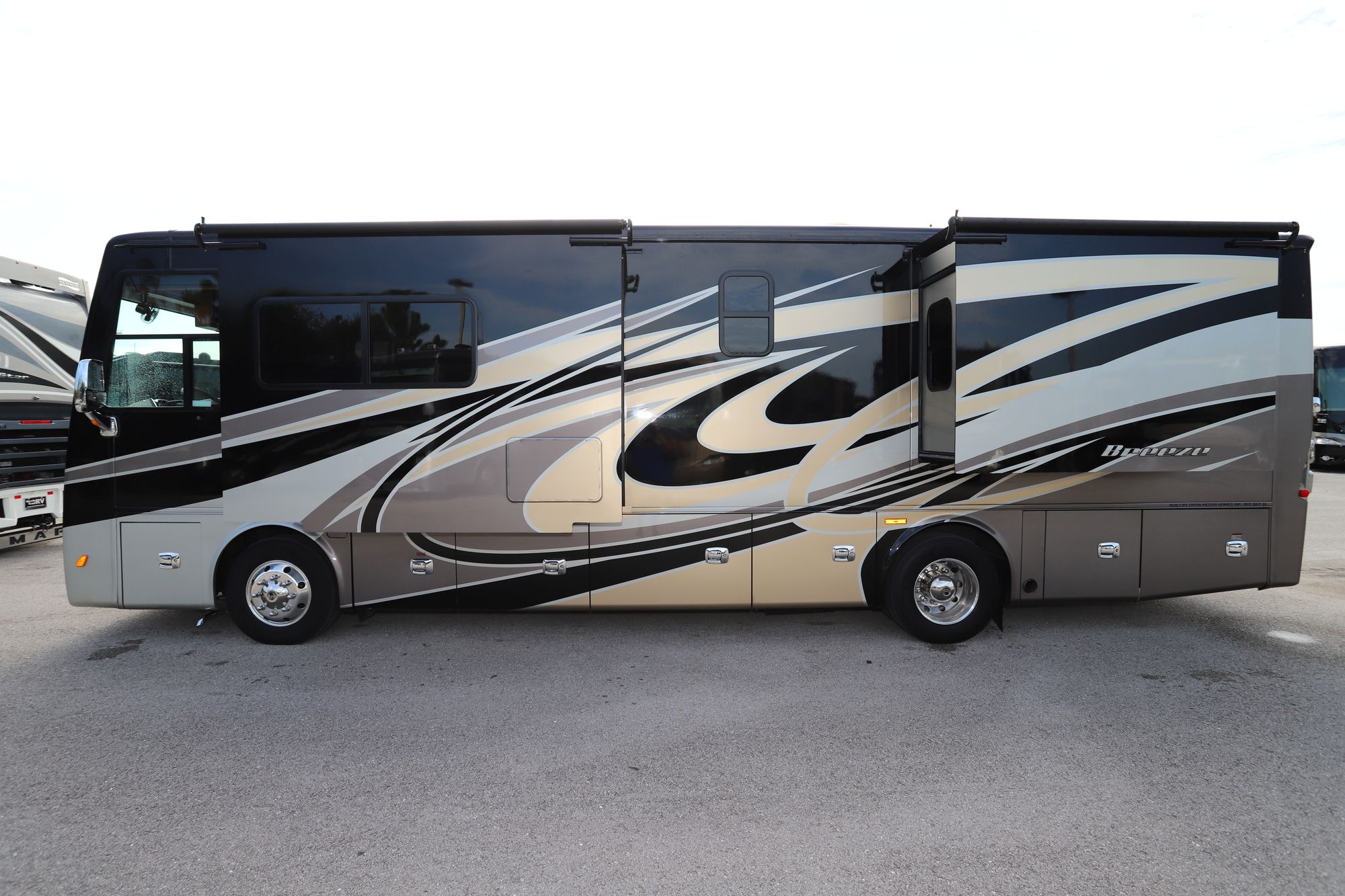 Used 2019 Tiffin Motor Homes Breeze 33BR Class A  For Sale