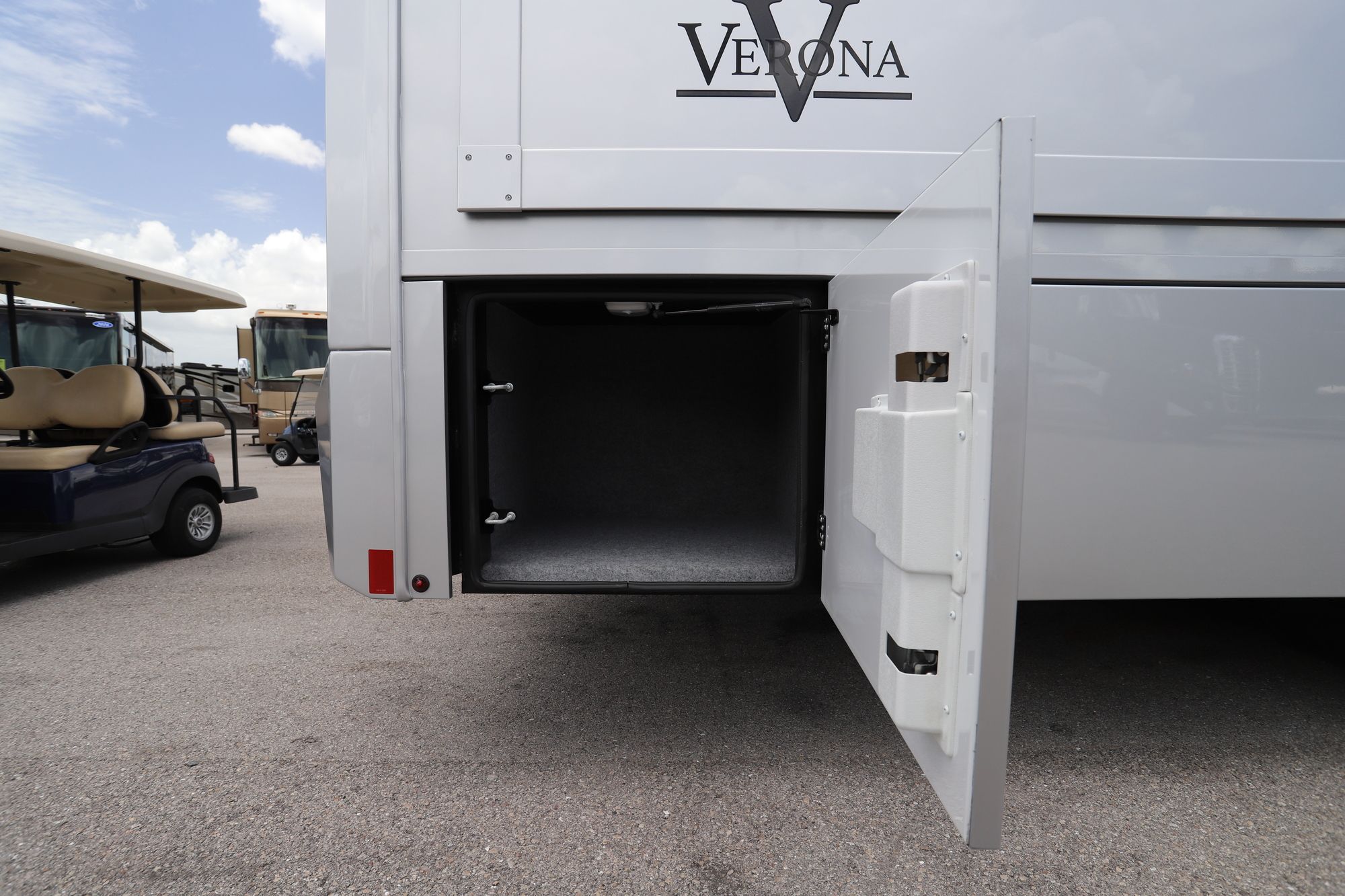 New 2021 Renegade Rv Verona 40VBH Super C  For Sale