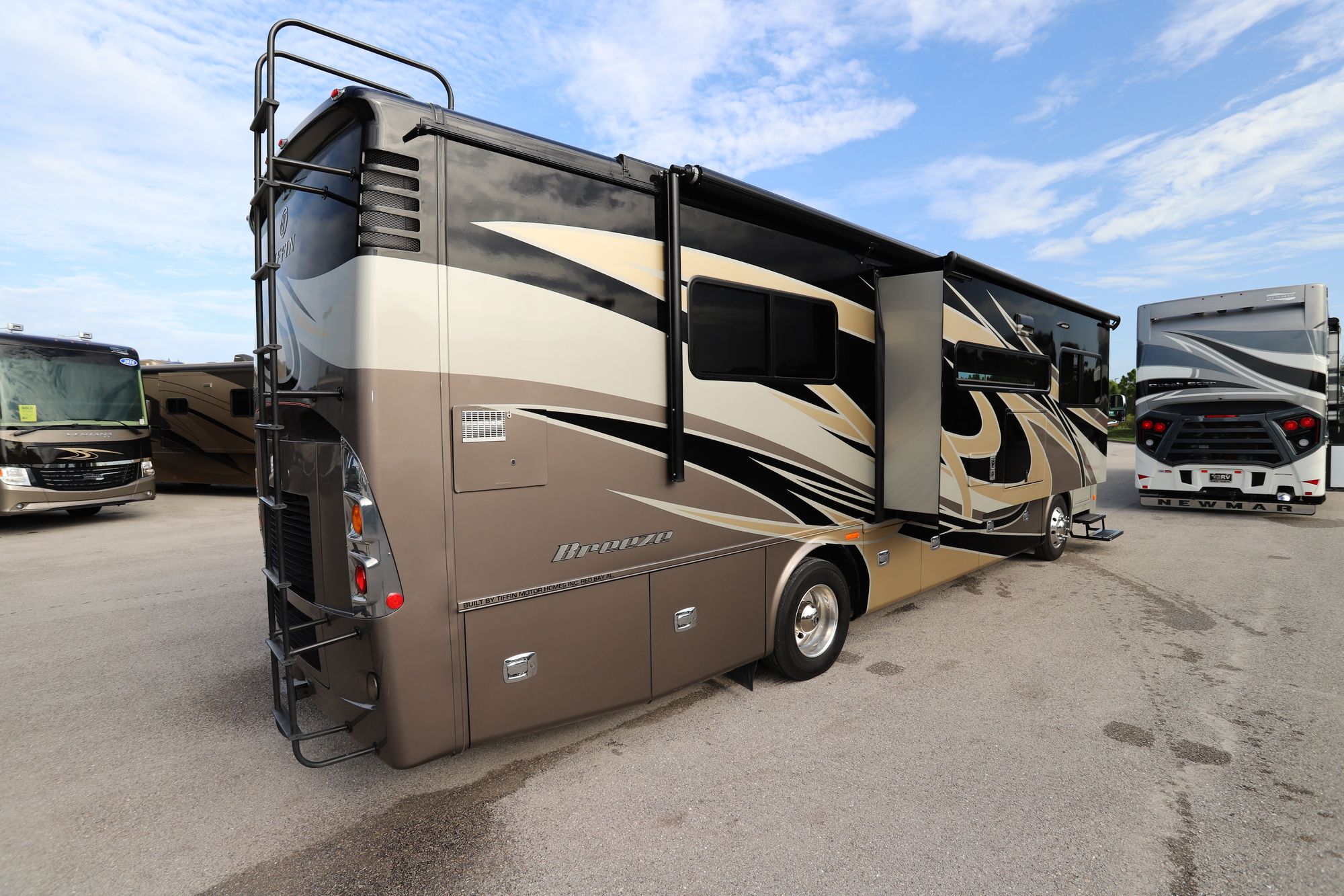 Used 2019 Tiffin Motor Homes Breeze 33BR Class A  For Sale