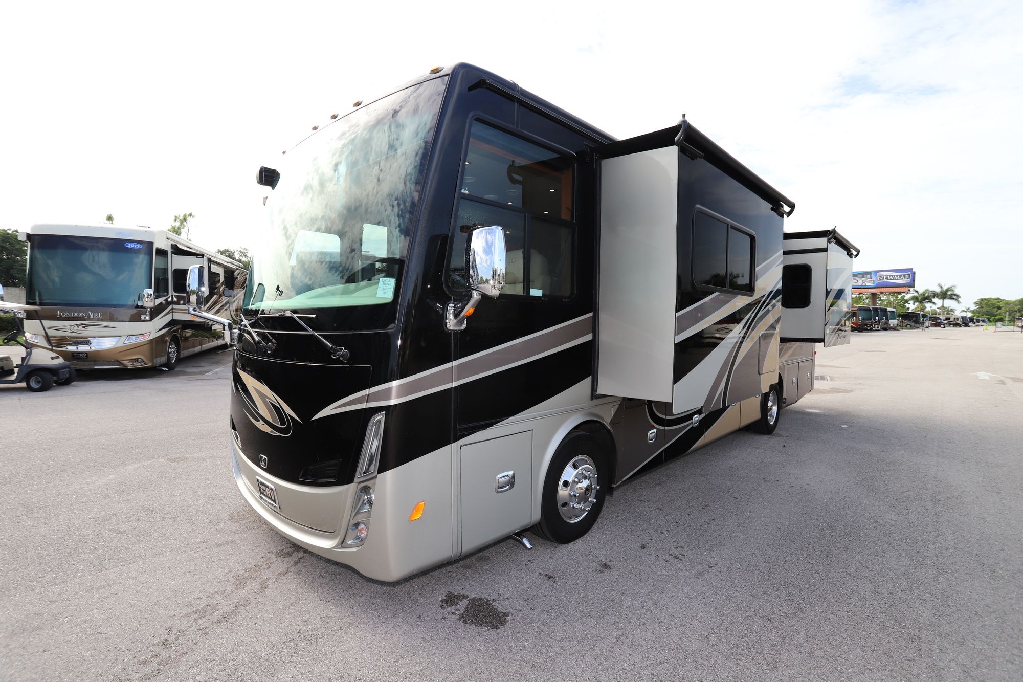 Used 2019 Tiffin Motor Homes Breeze 33BR Class A  For Sale