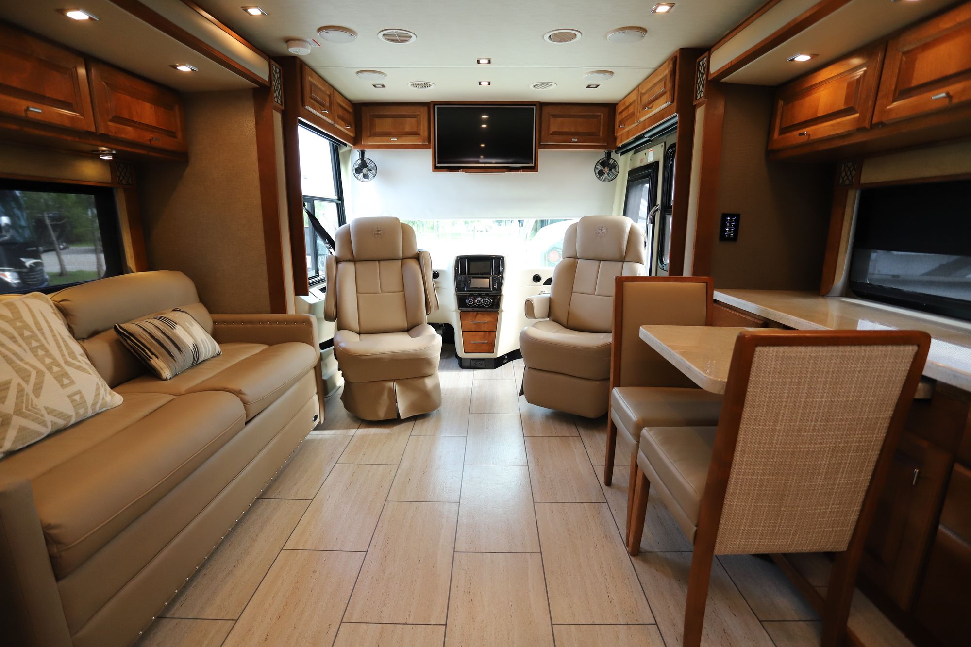 Used 2019 Tiffin Motor Homes Breeze 33BR Class A  For Sale