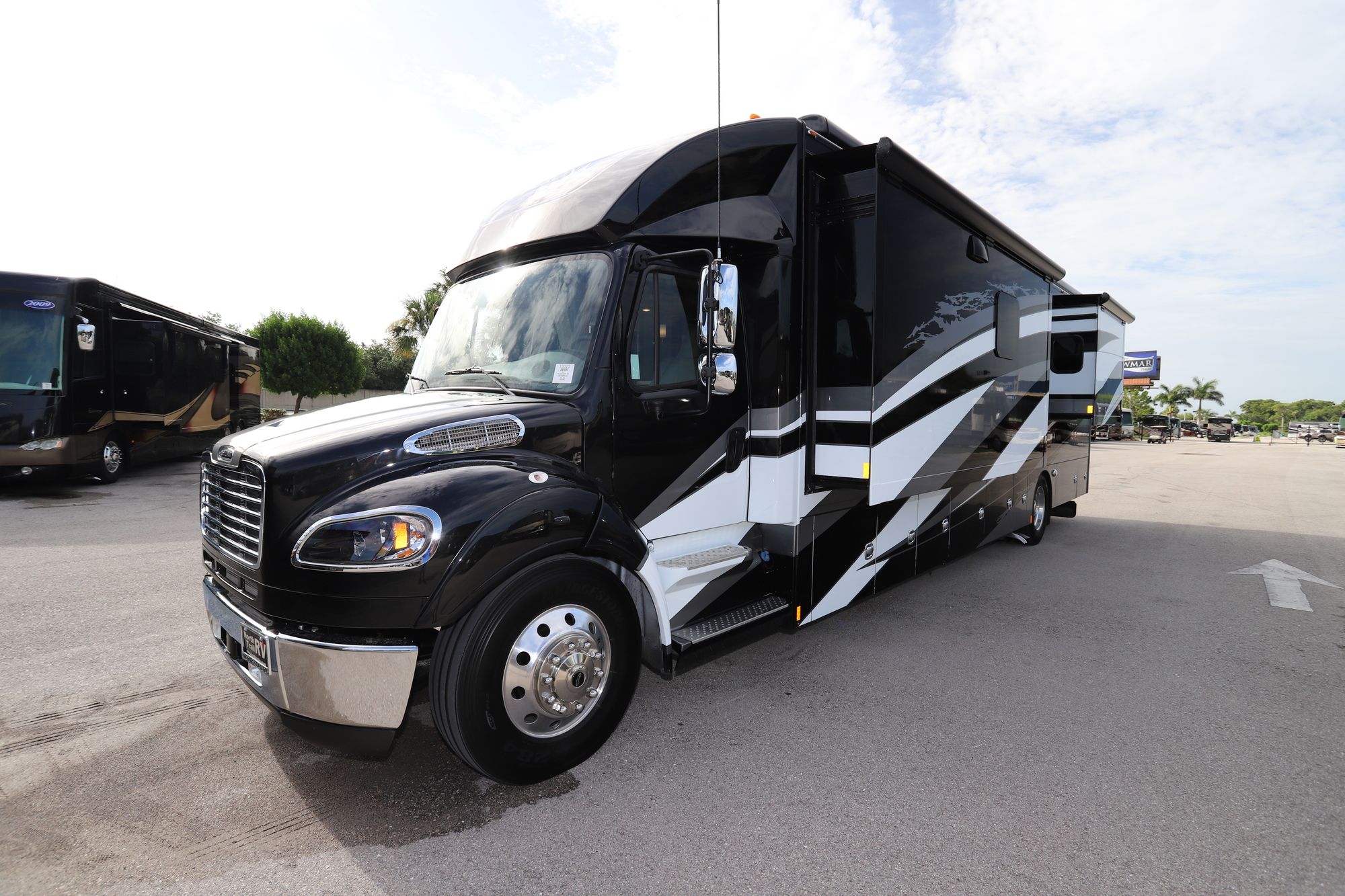 New 2021 Renegade Rv Verona Le 40LRB Super C  For Sale