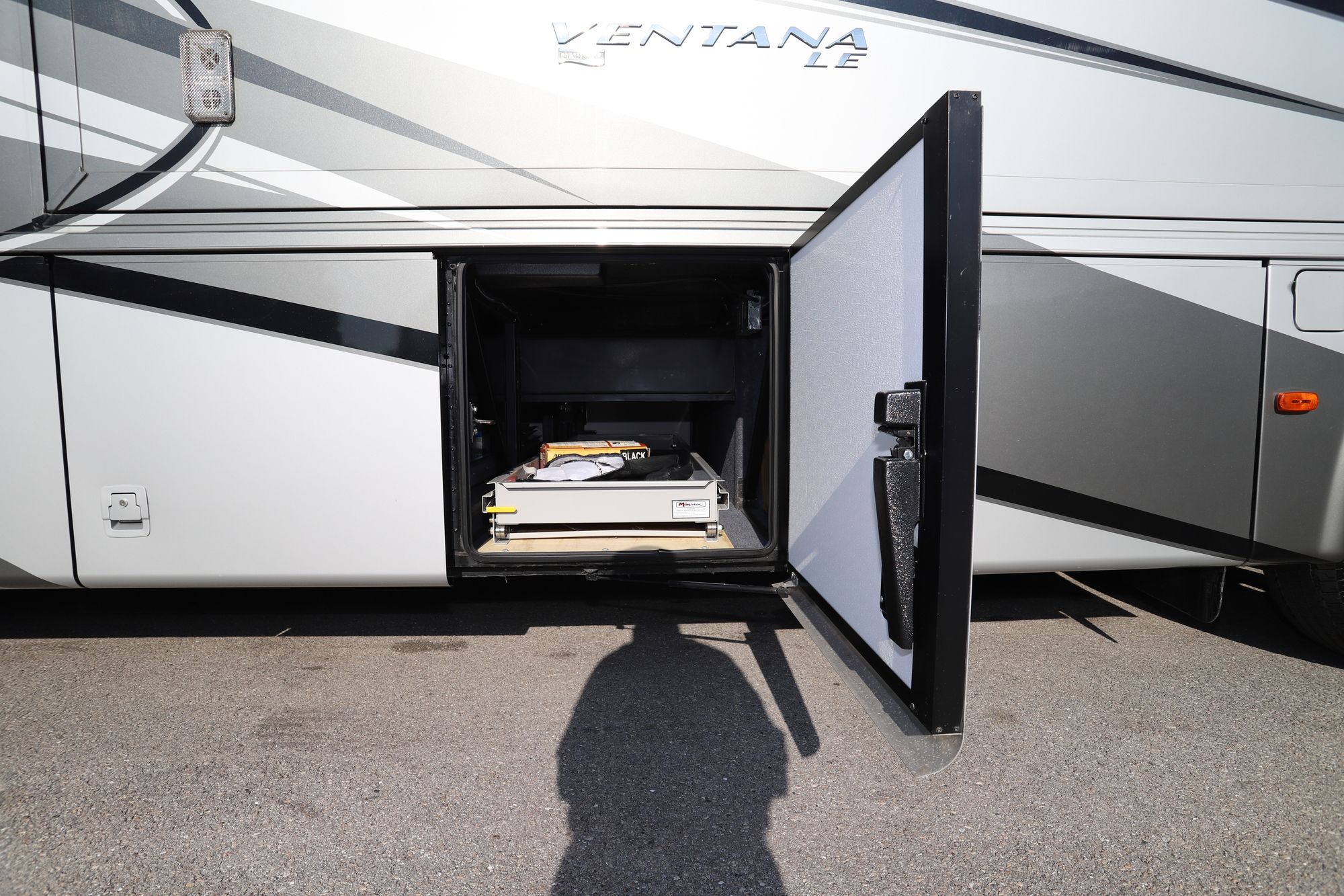 Used 2016 Newmar Ventana Le 4044 Class A  For Sale