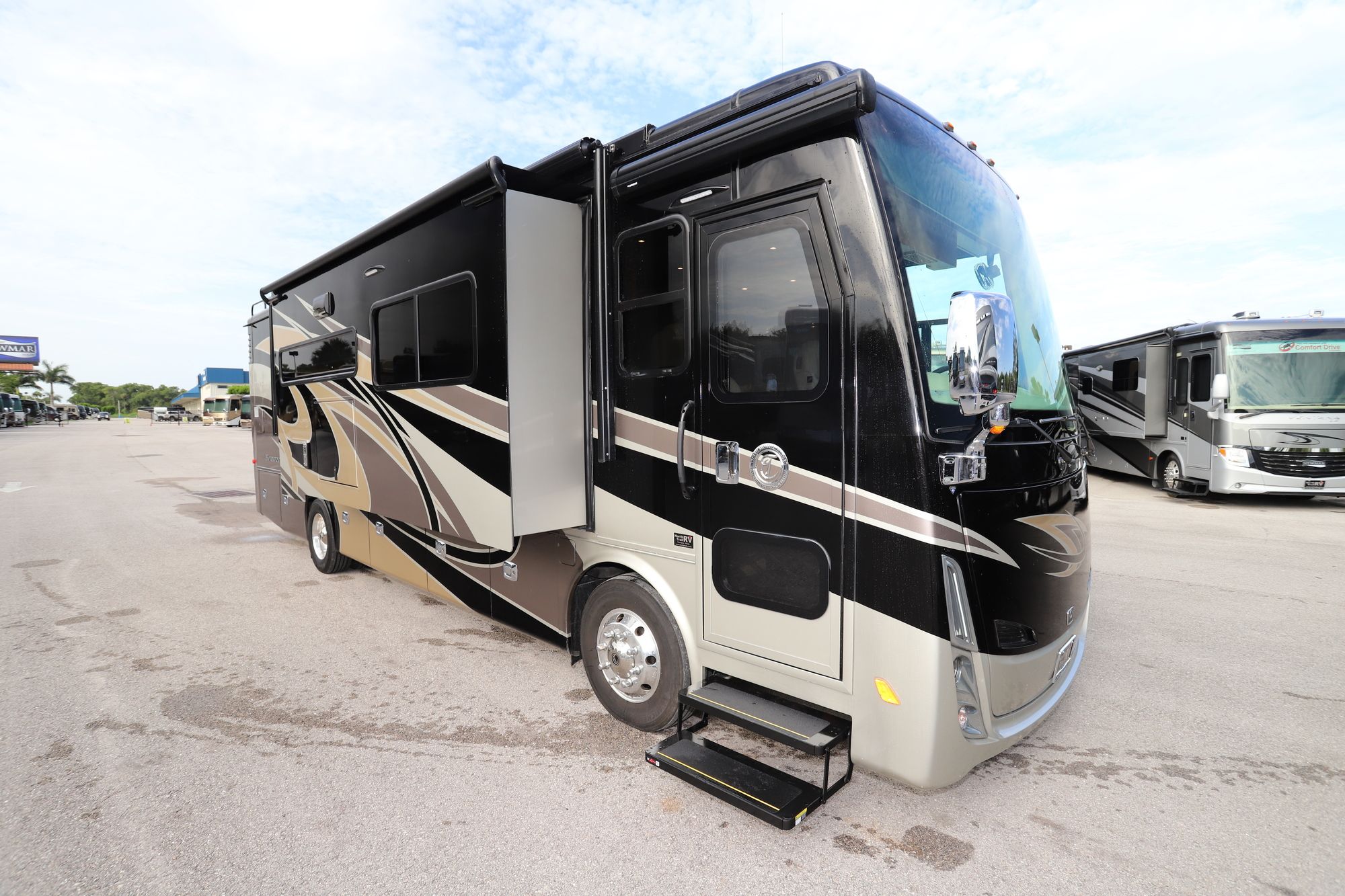 Used 2019 Tiffin Motor Homes Breeze 33BR Class A  For Sale