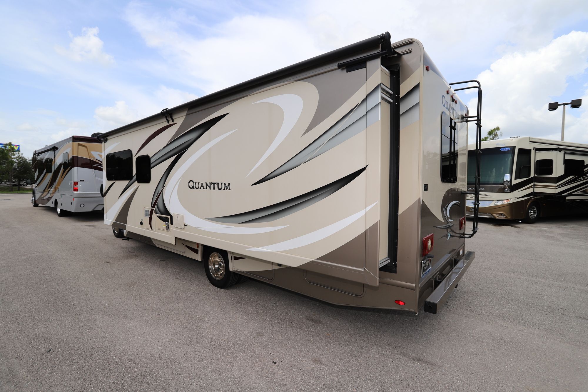 Used 2017 Thor Quantum 31PD Class C  For Sale