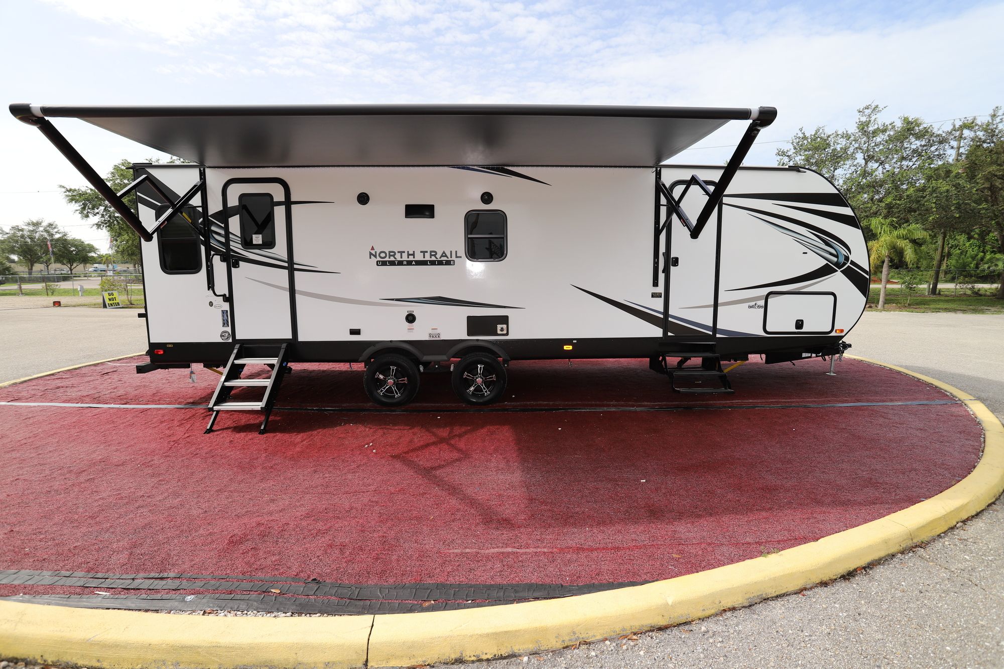 New 2021 Heartland Rv North Trail 25LRSS Travel Trailer  For Sale