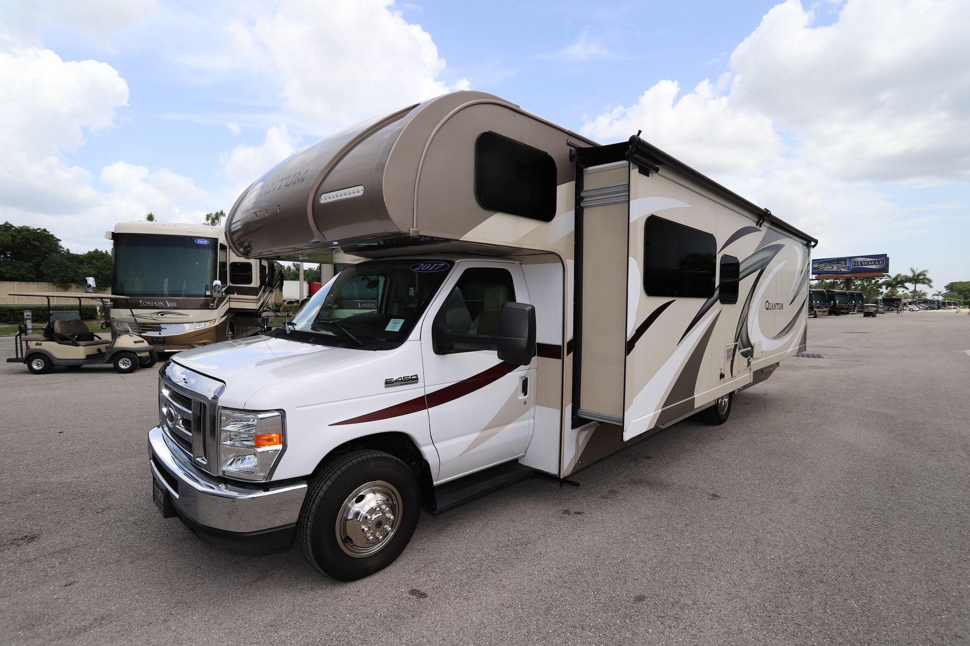 Used 2017 Thor Quantum 31PD Class C  For Sale