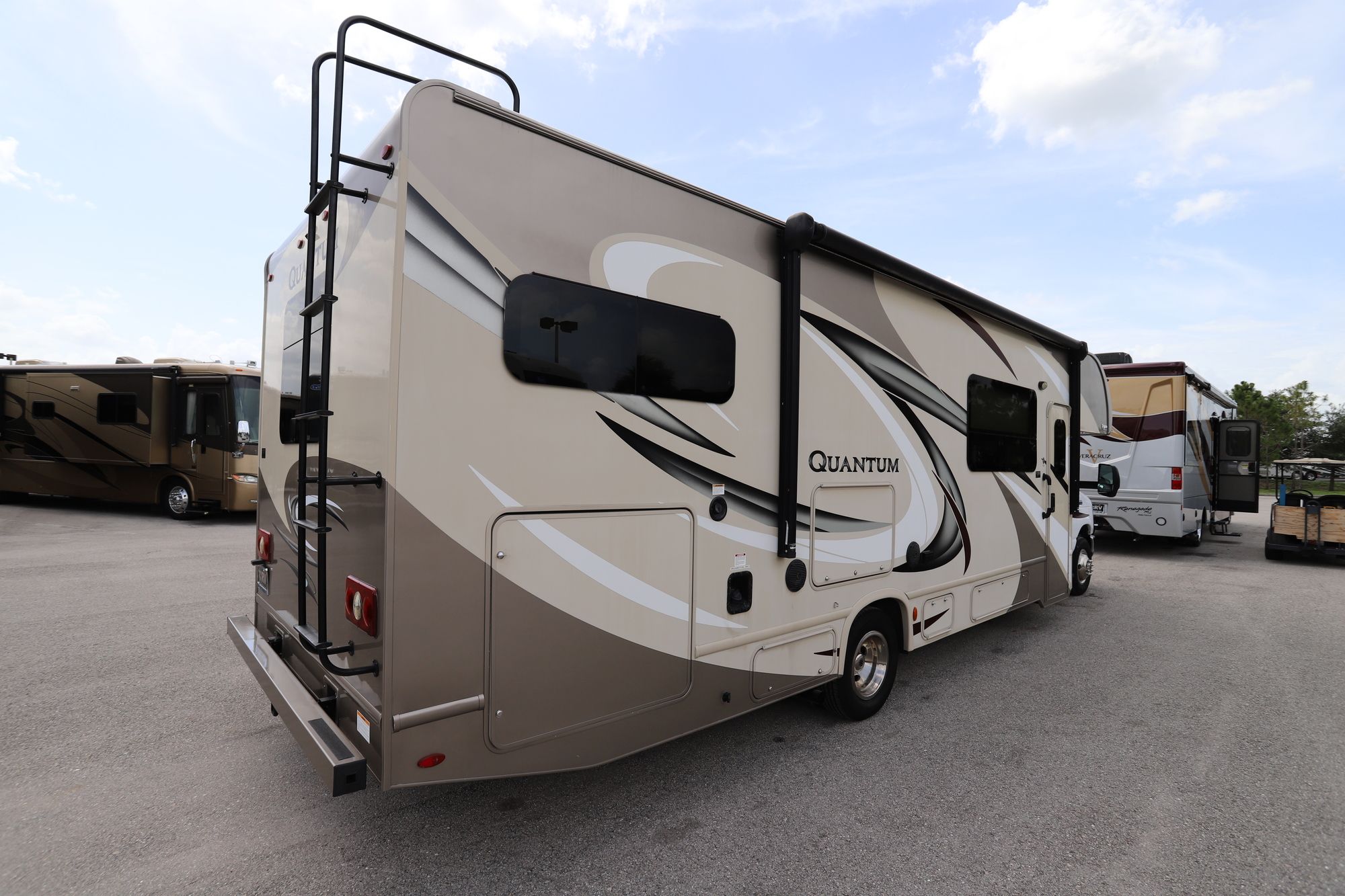 Used 2017 Thor Quantum 31PD Class C  For Sale