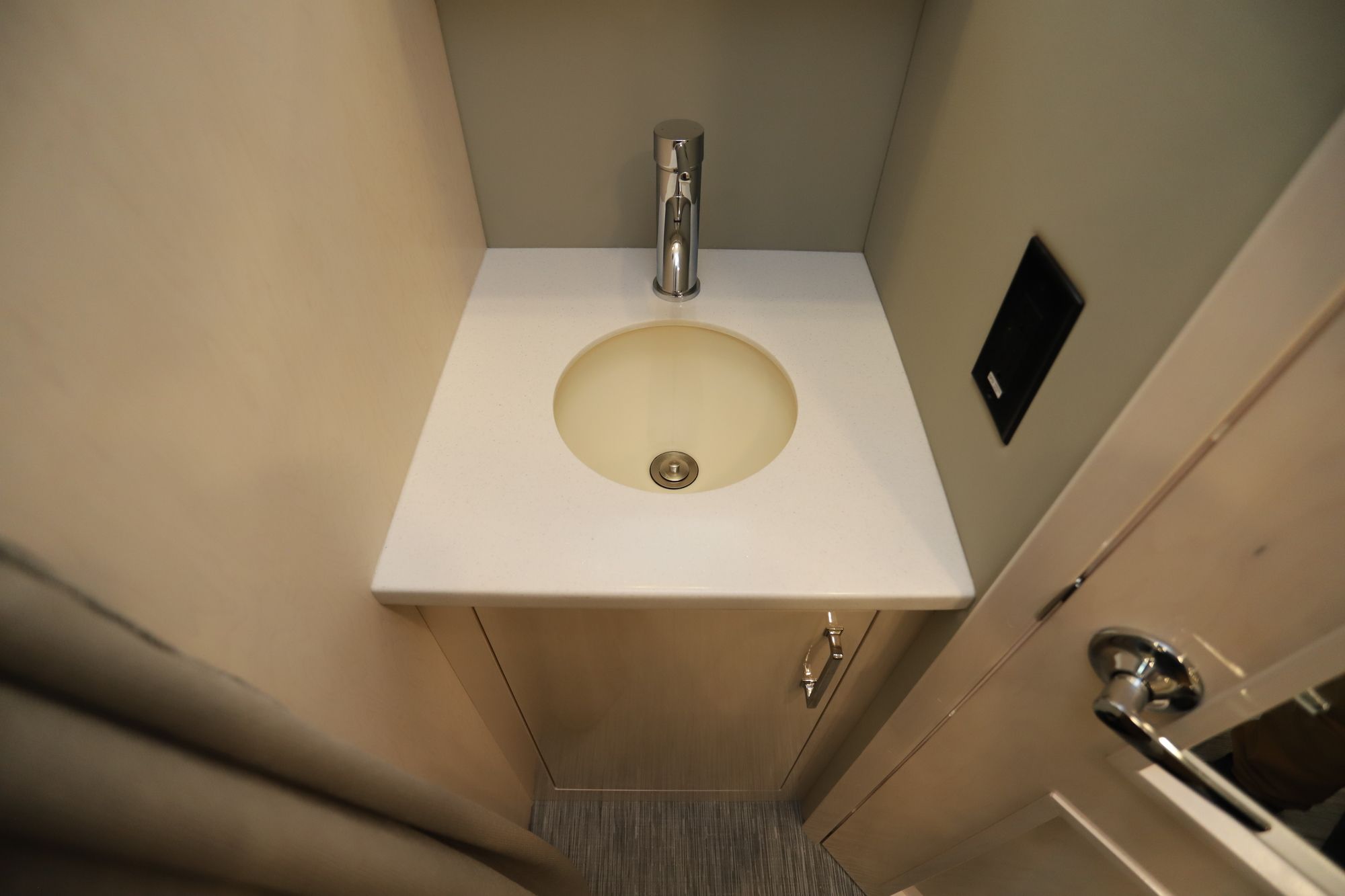 New 2021 Renegade Rv Vienna 25-V-FWC Class C  For Sale