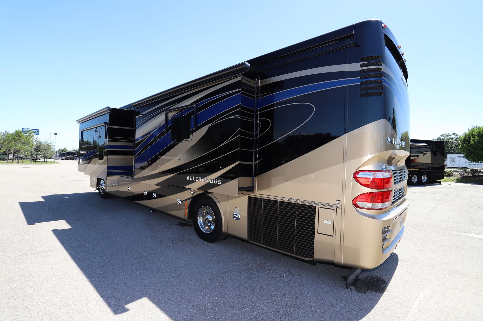 Used 2016 Tiffin Motor Homes Allegro Bus 40AP Class A  For Sale